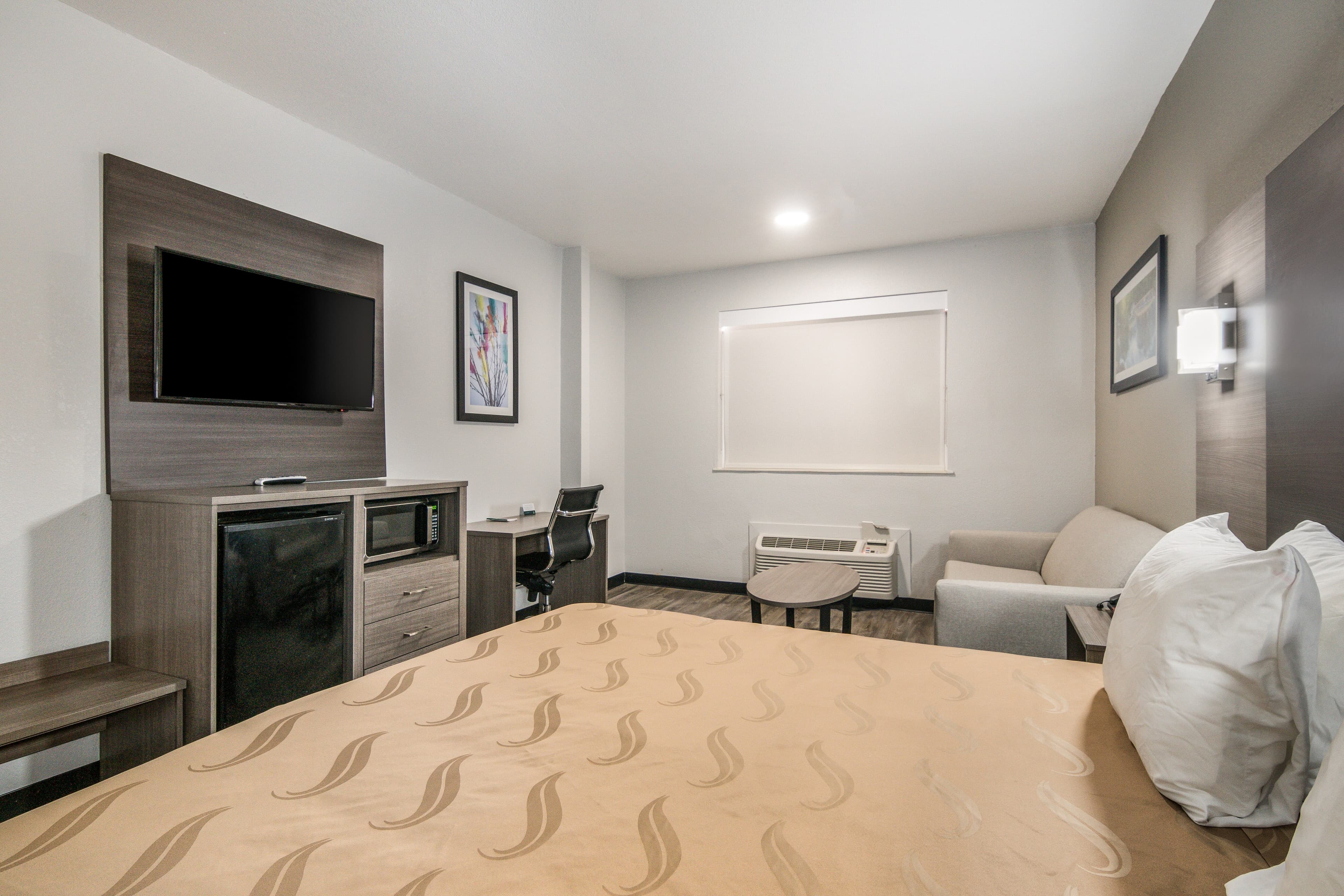 Quality Inn & Suites Fort Worth - Fossil Creek - Image 4