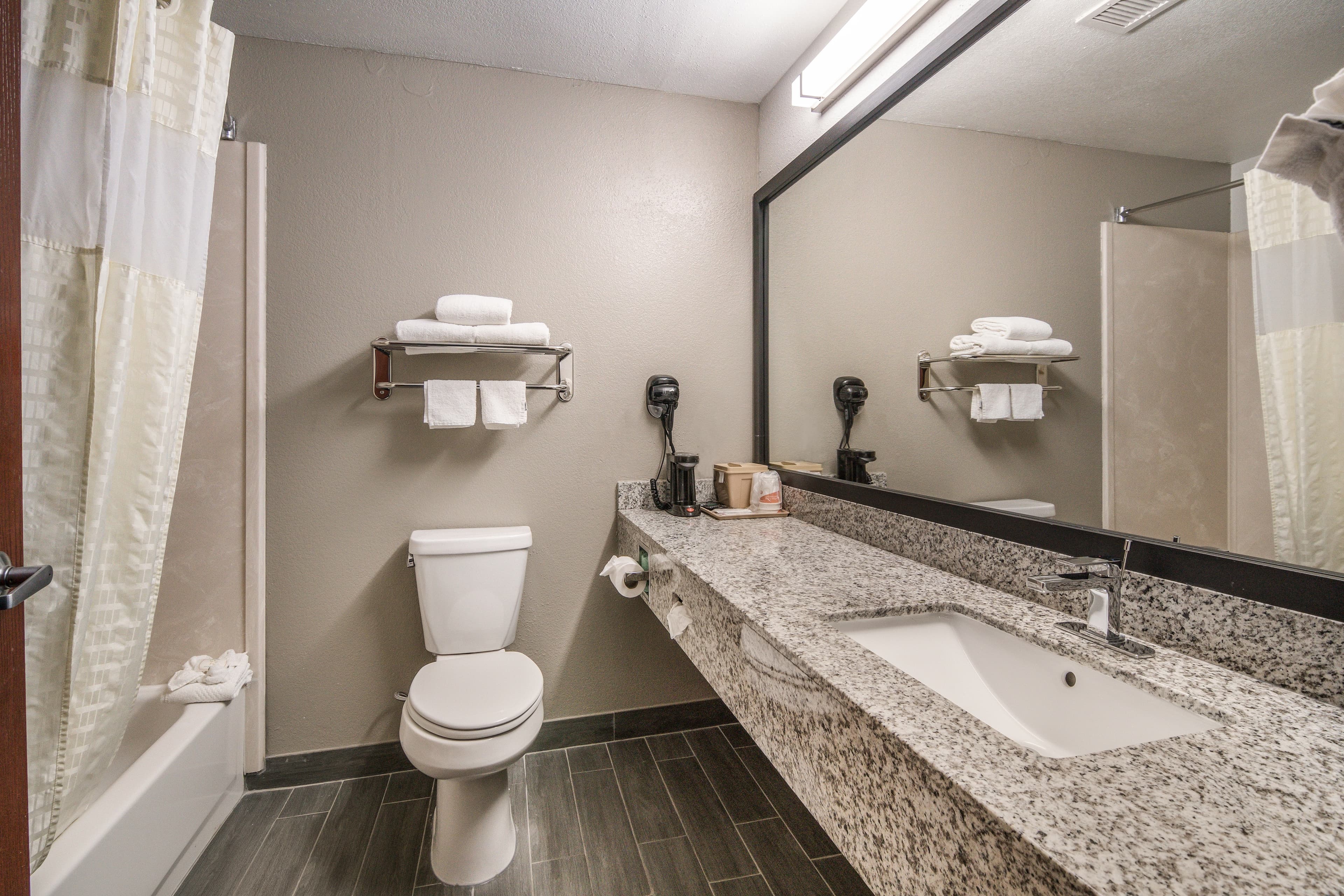 Quality Inn & Suites Fort Worth - Fossil Creek — 37
