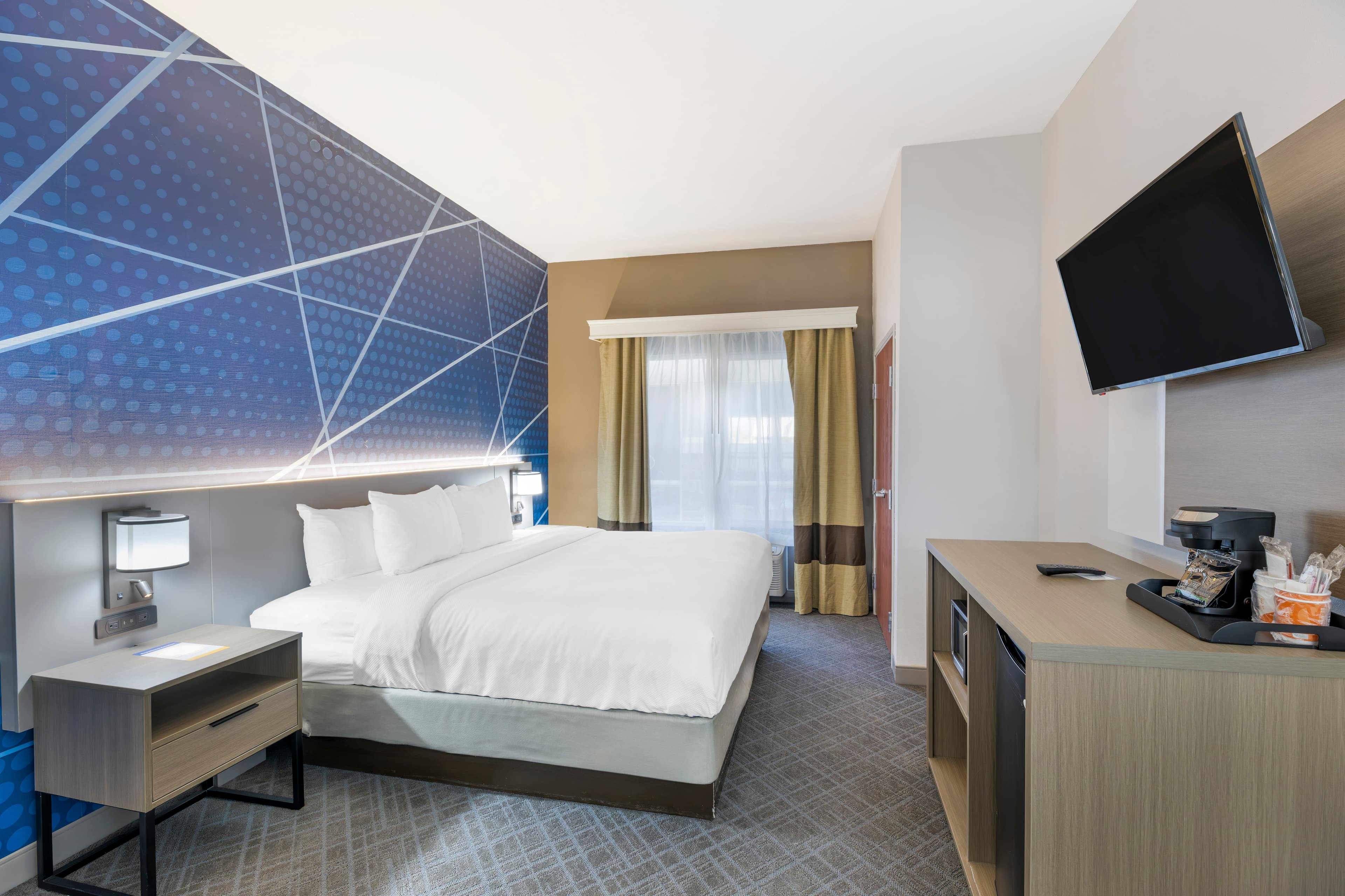 Comfort Suites Pecos — 2