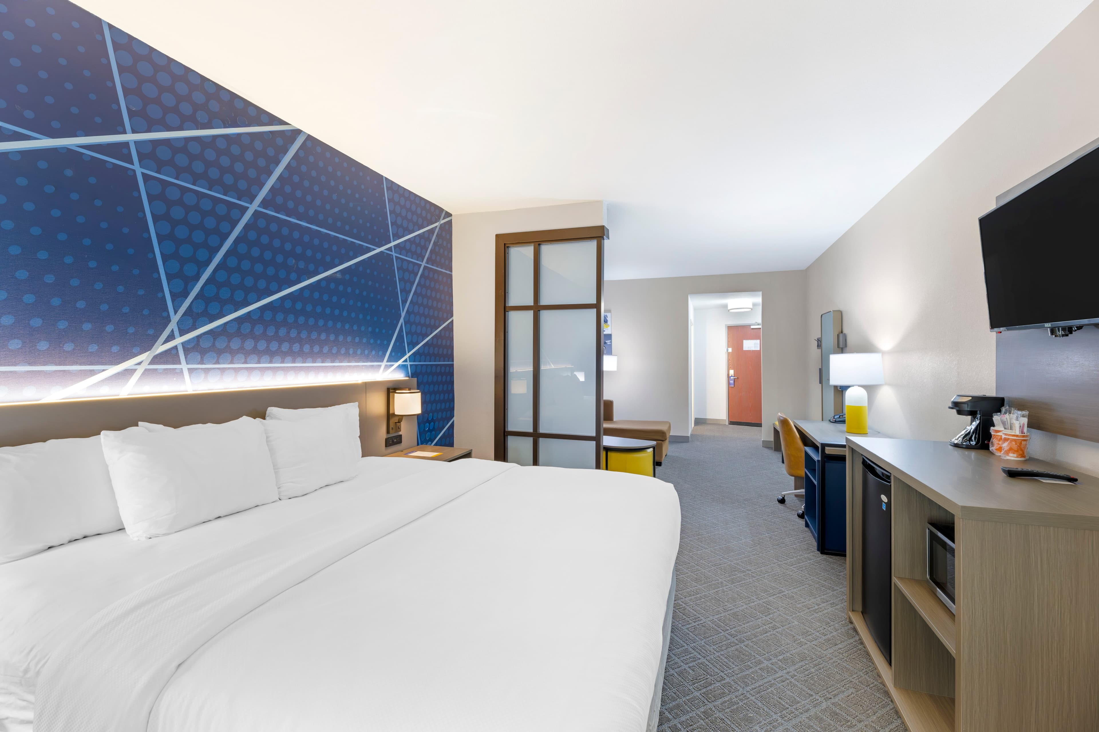 Comfort Suites Pecos — 12