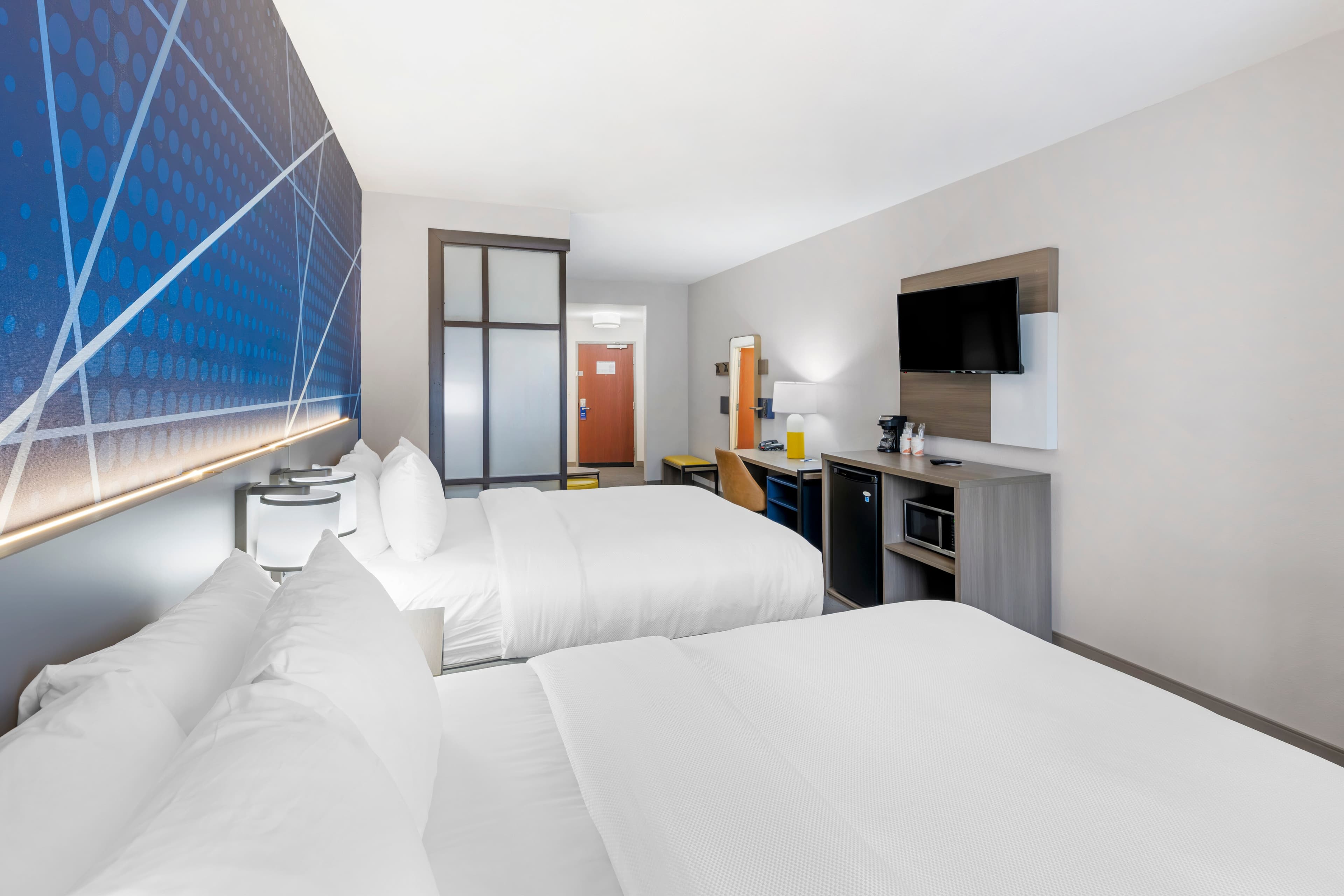 Comfort Suites Pecos — 7