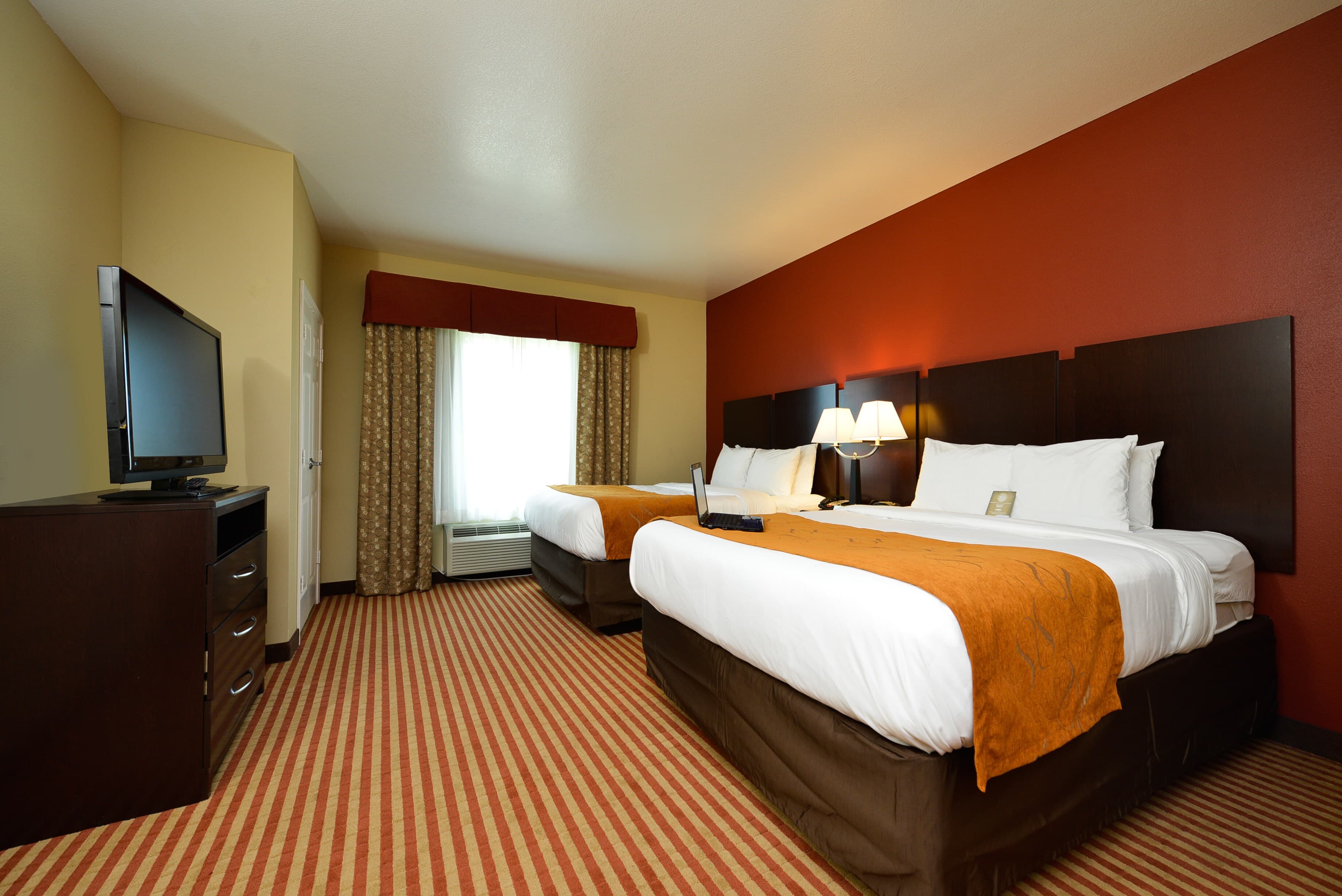 Comfort Suites Bay City East - Image 4