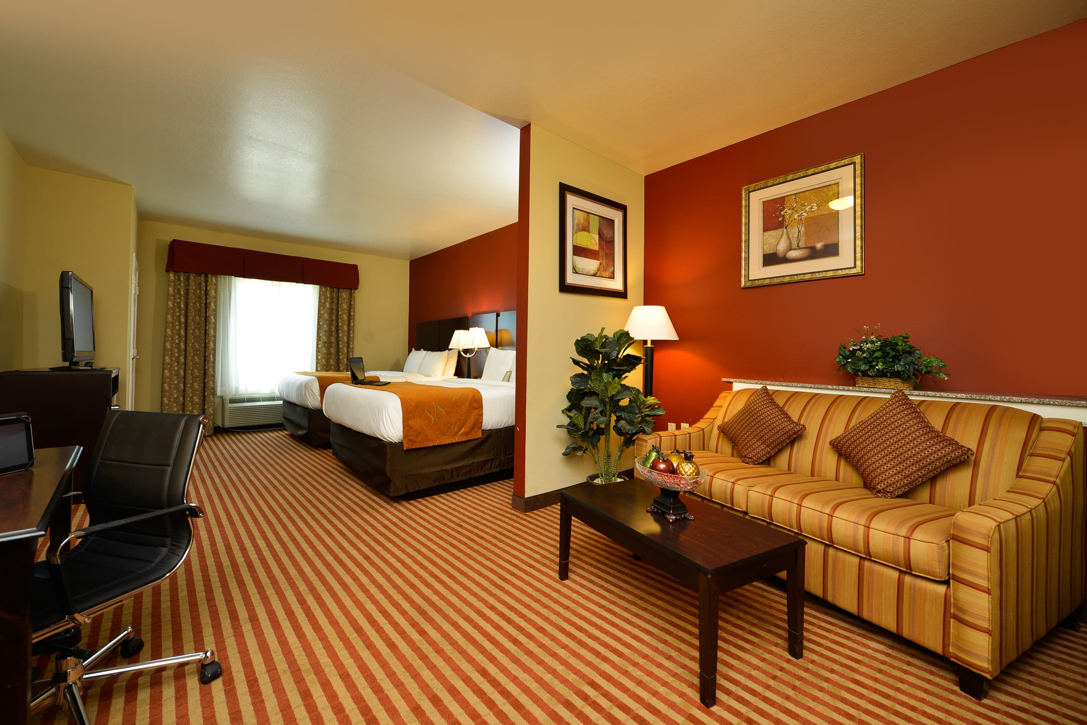 Comfort Suites Bay City East - Image 5