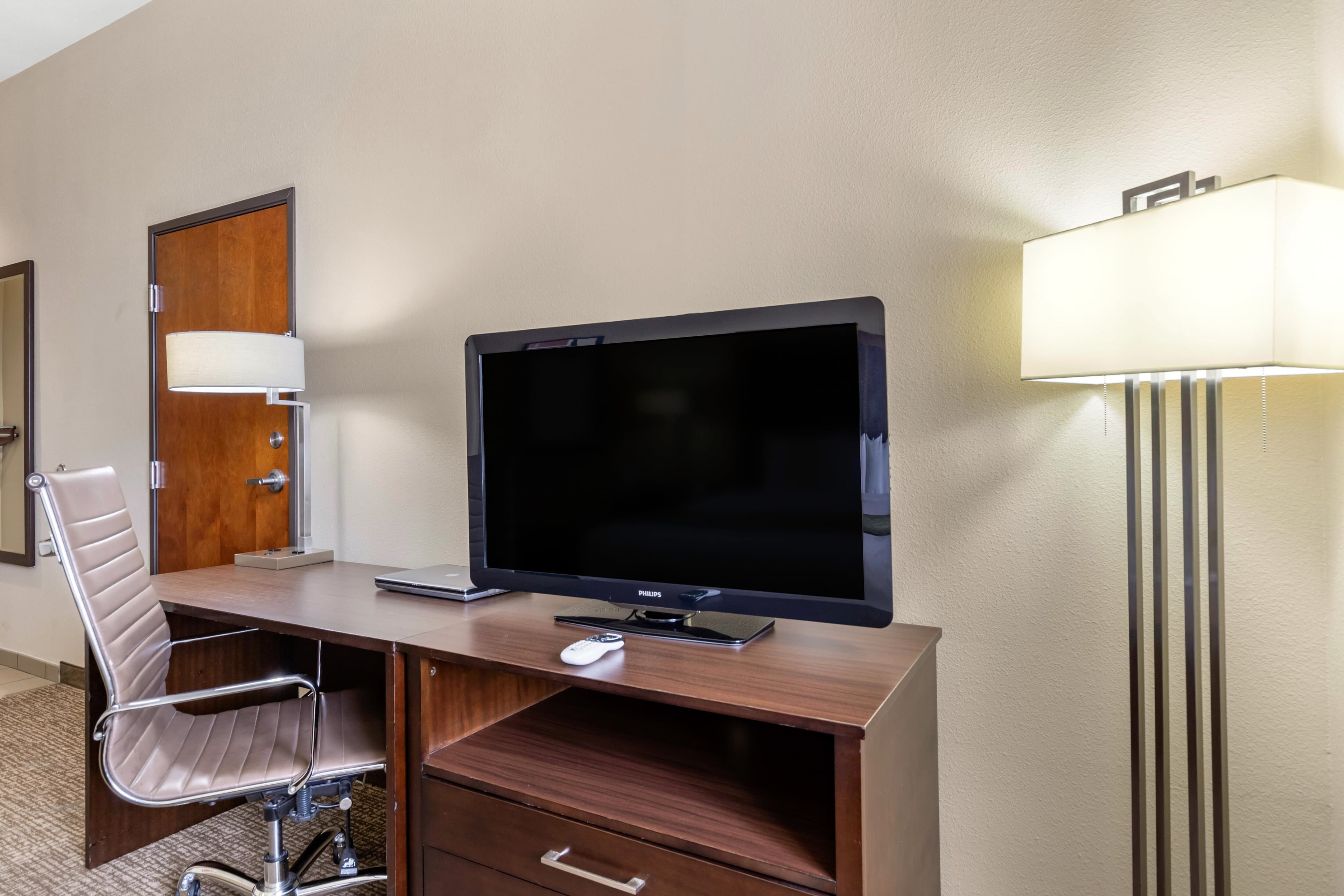 Comfort Inn & Suites Lakeside — 7