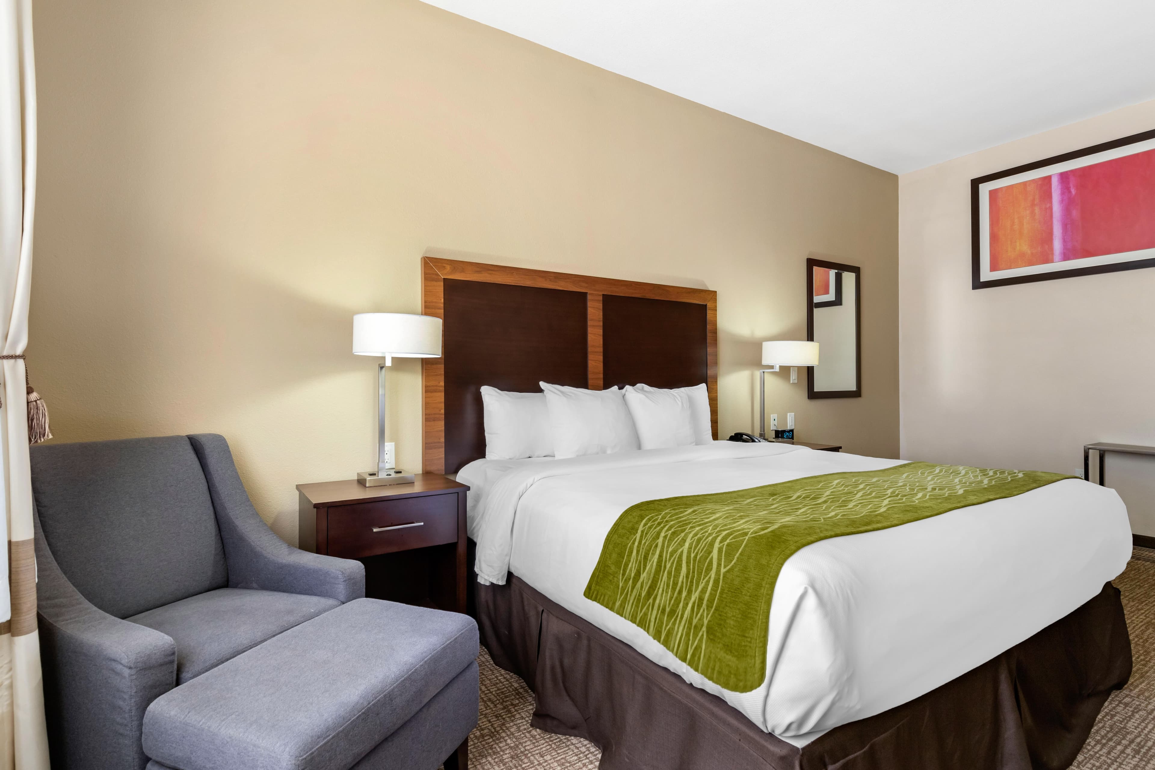 Comfort Inn & Suites Lakeside — 8
