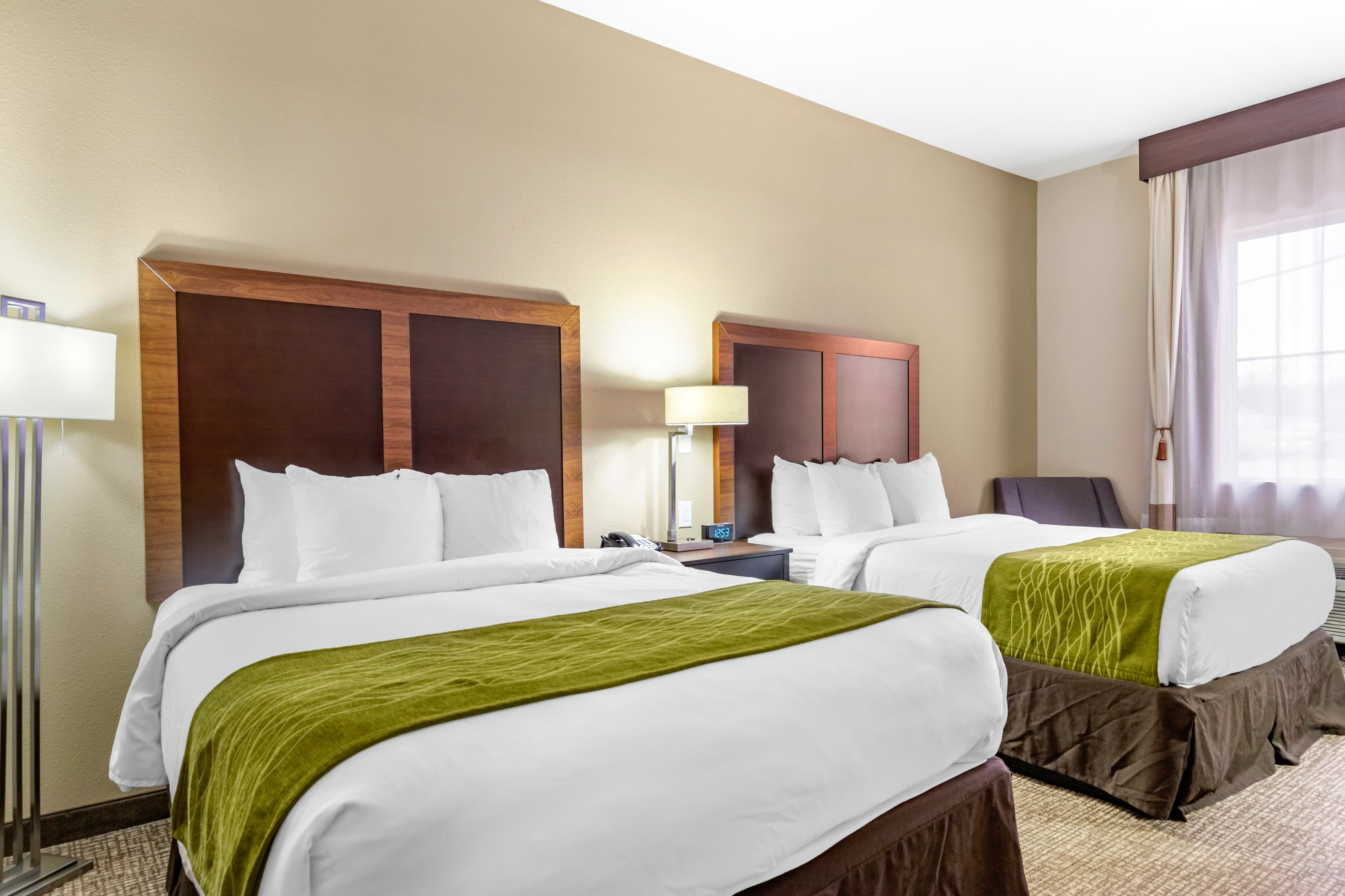Comfort Inn & Suites Lakeside — 10