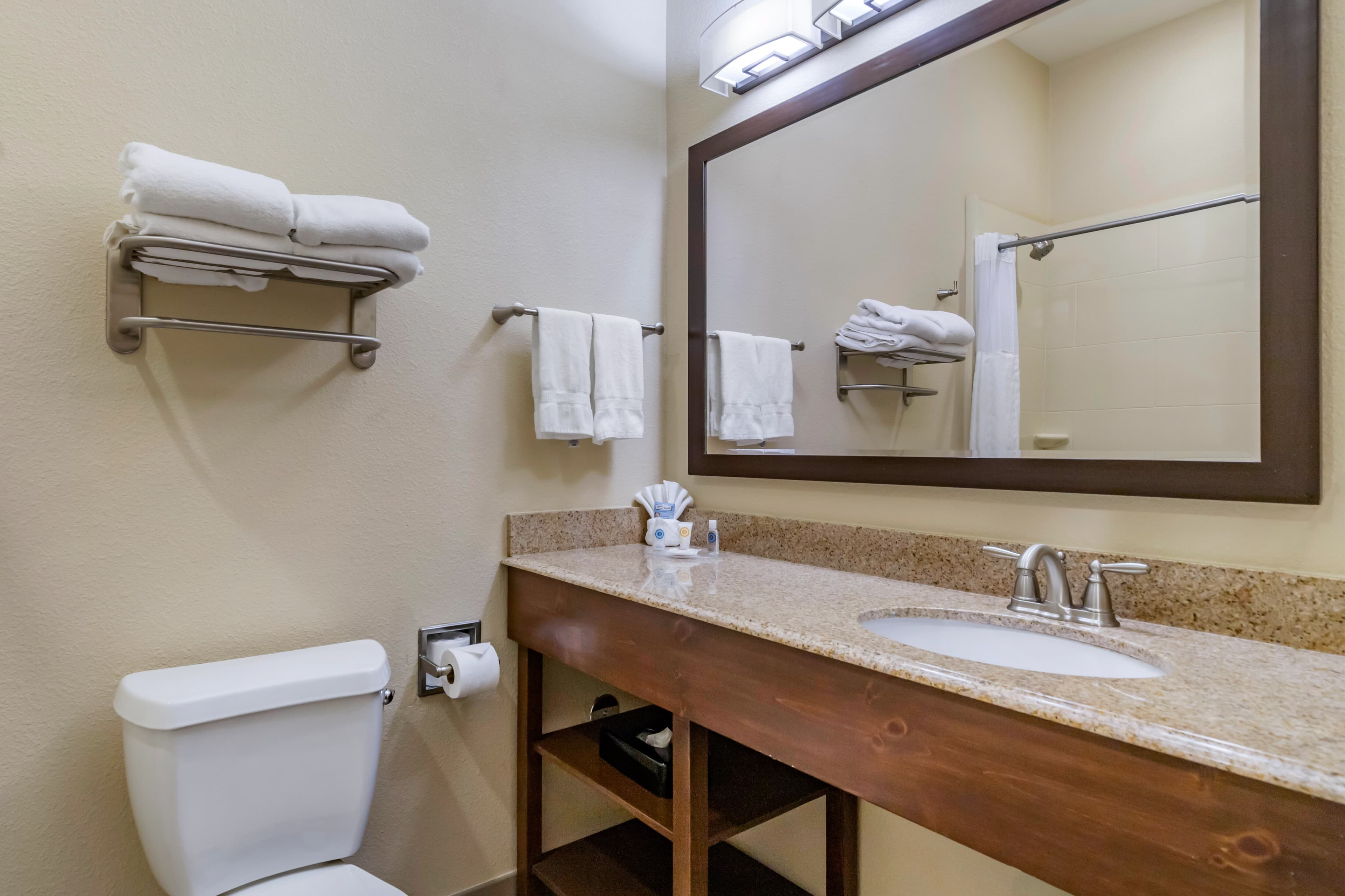 Comfort Inn & Suites Lakeside — 17