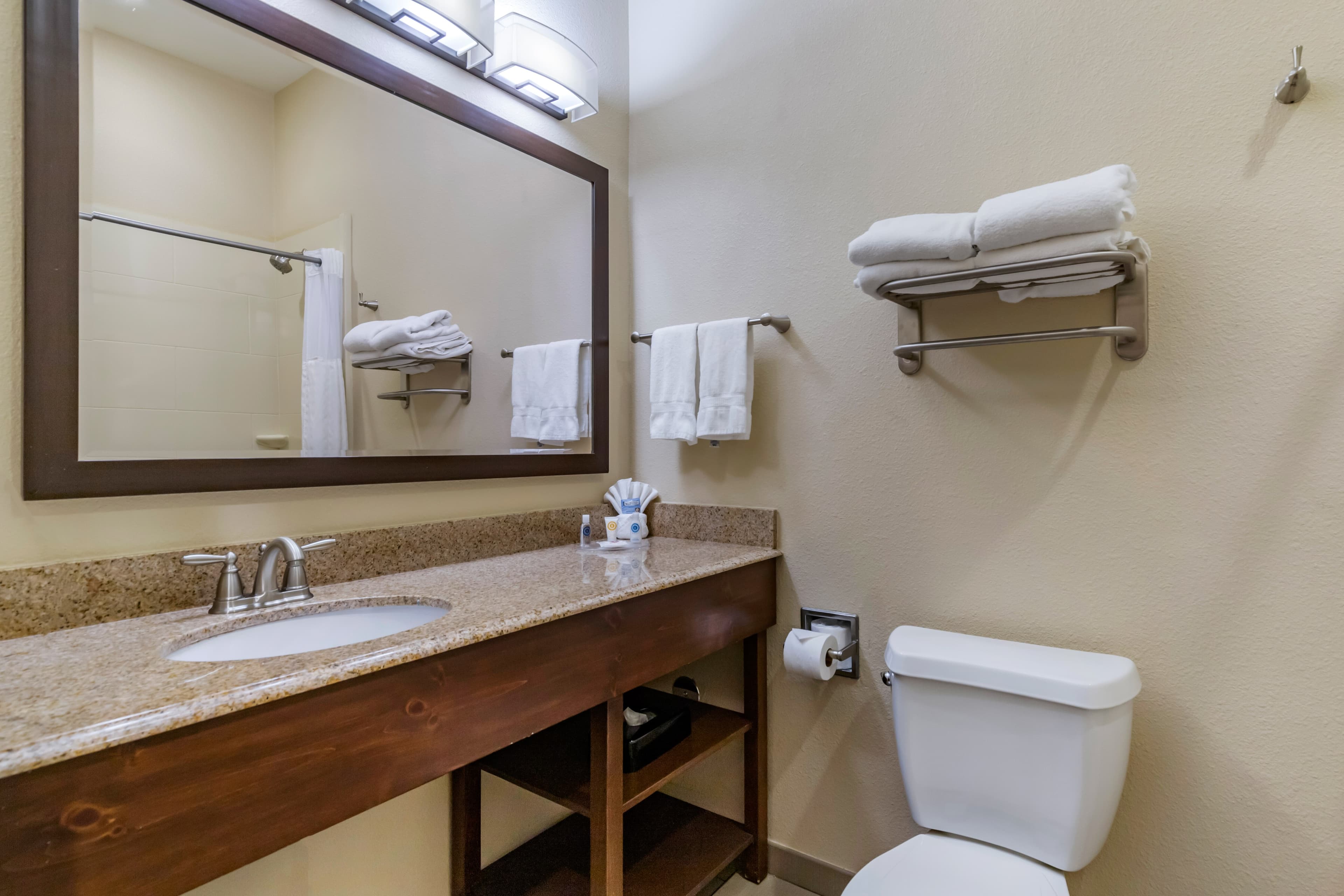Comfort Inn & Suites Lakeside — 21