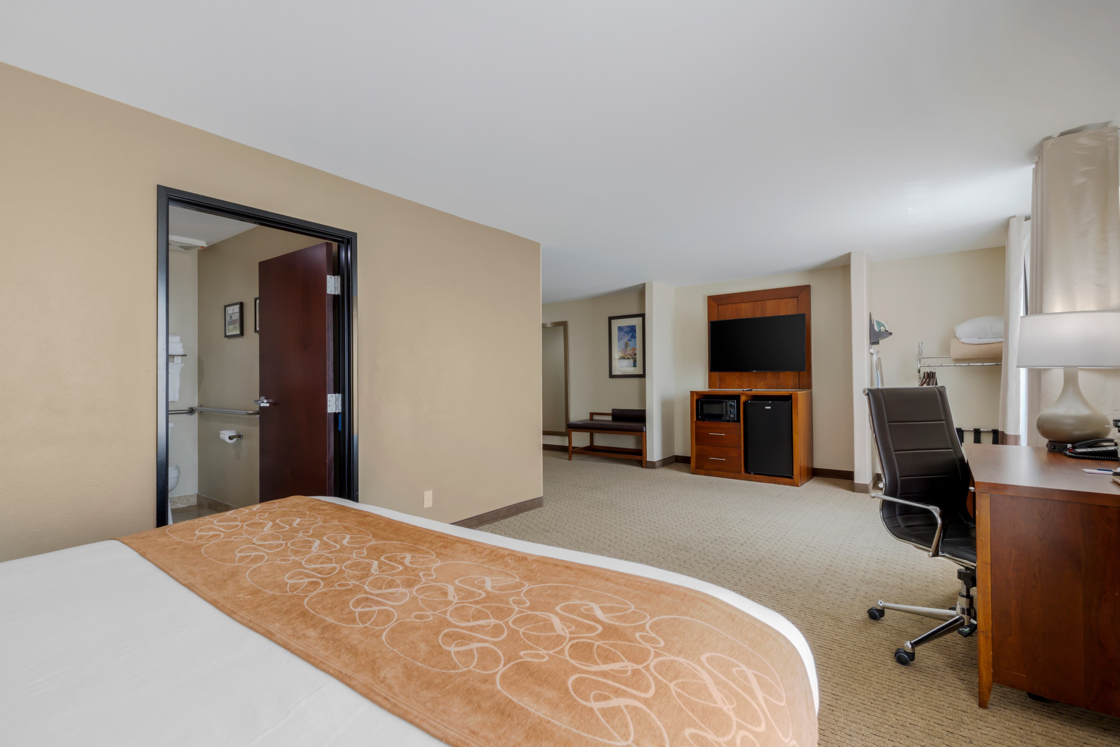 Comfort Suites Pflugerville - Austin North — 9