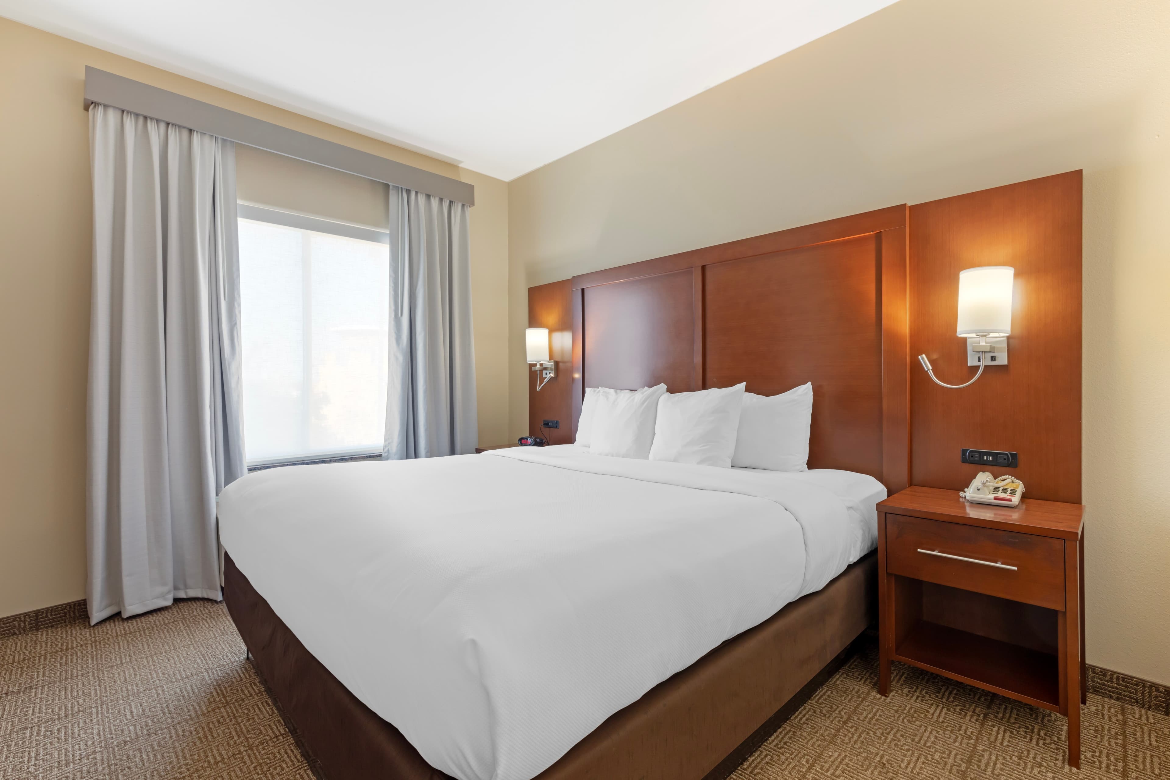 Comfort Suites West Dallas - Cockrell Hill - Image 2