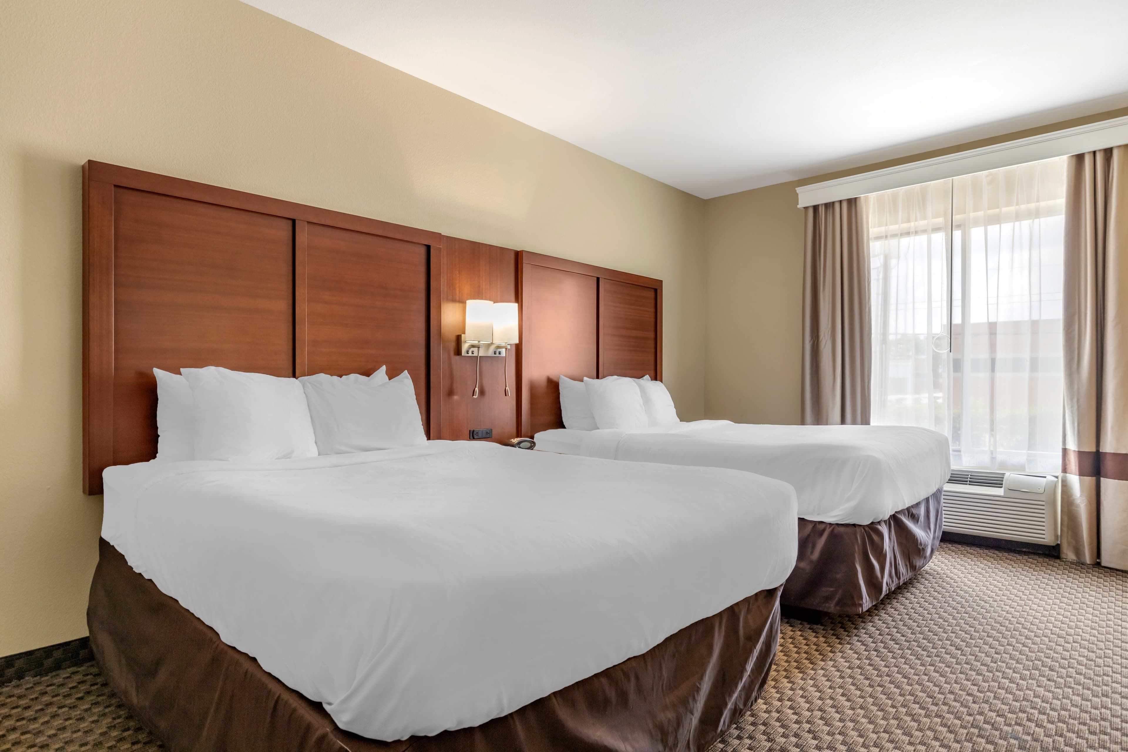 Comfort Suites Medical Center near Six Flags — 8