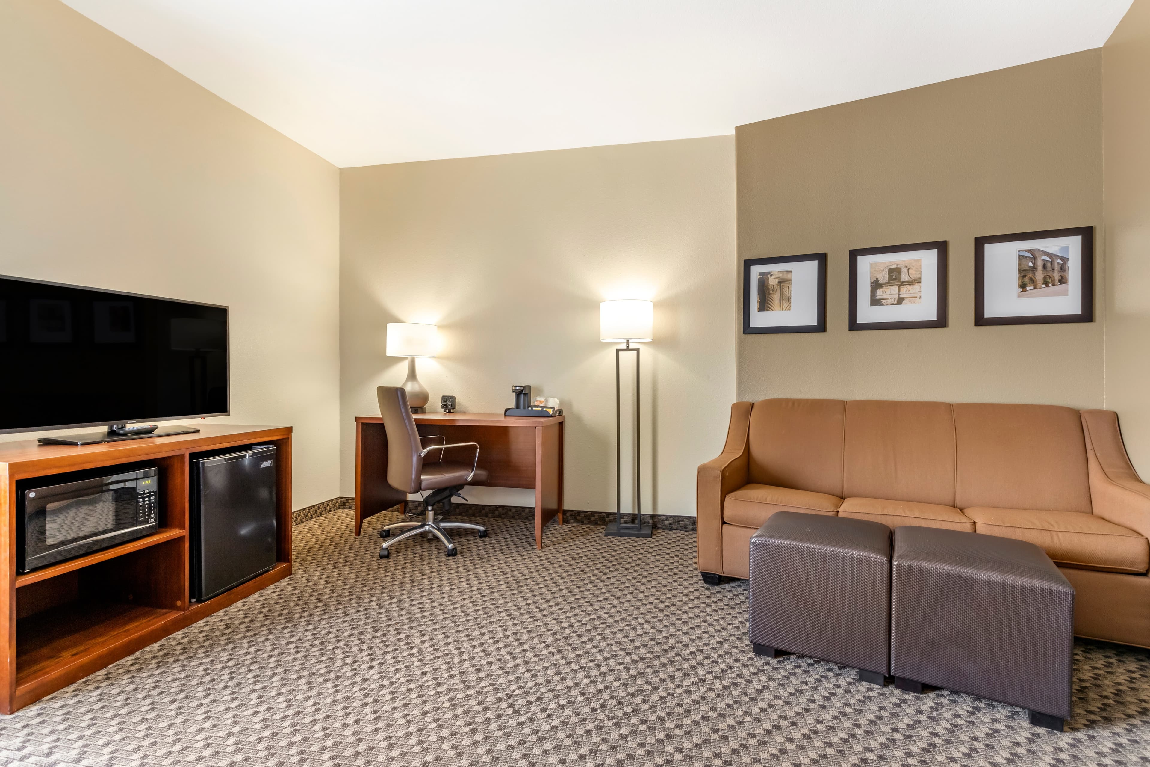 Comfort Suites Medical Center near Six Flags — 11