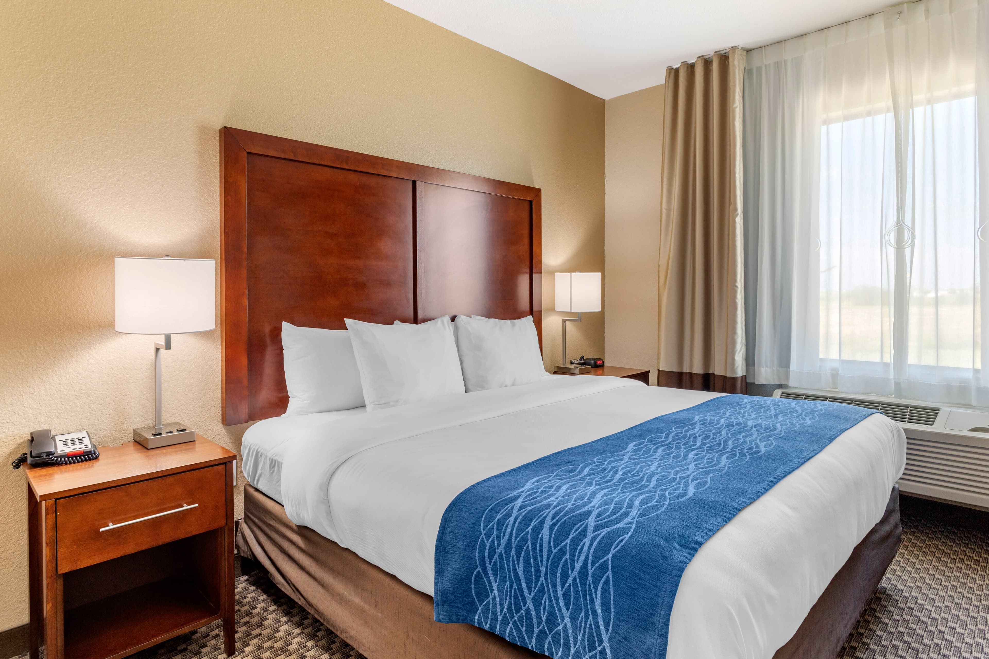 Comfort Inn & Suites Navasota - Image 5