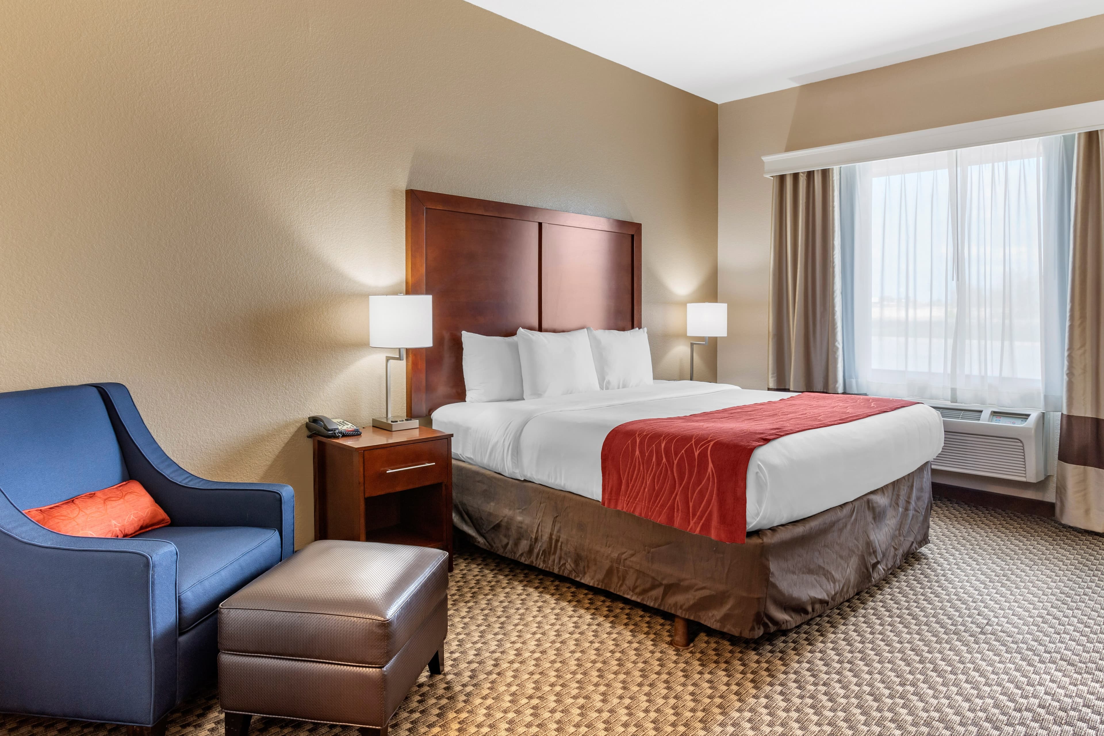Comfort Inn & Suites Navasota — 6