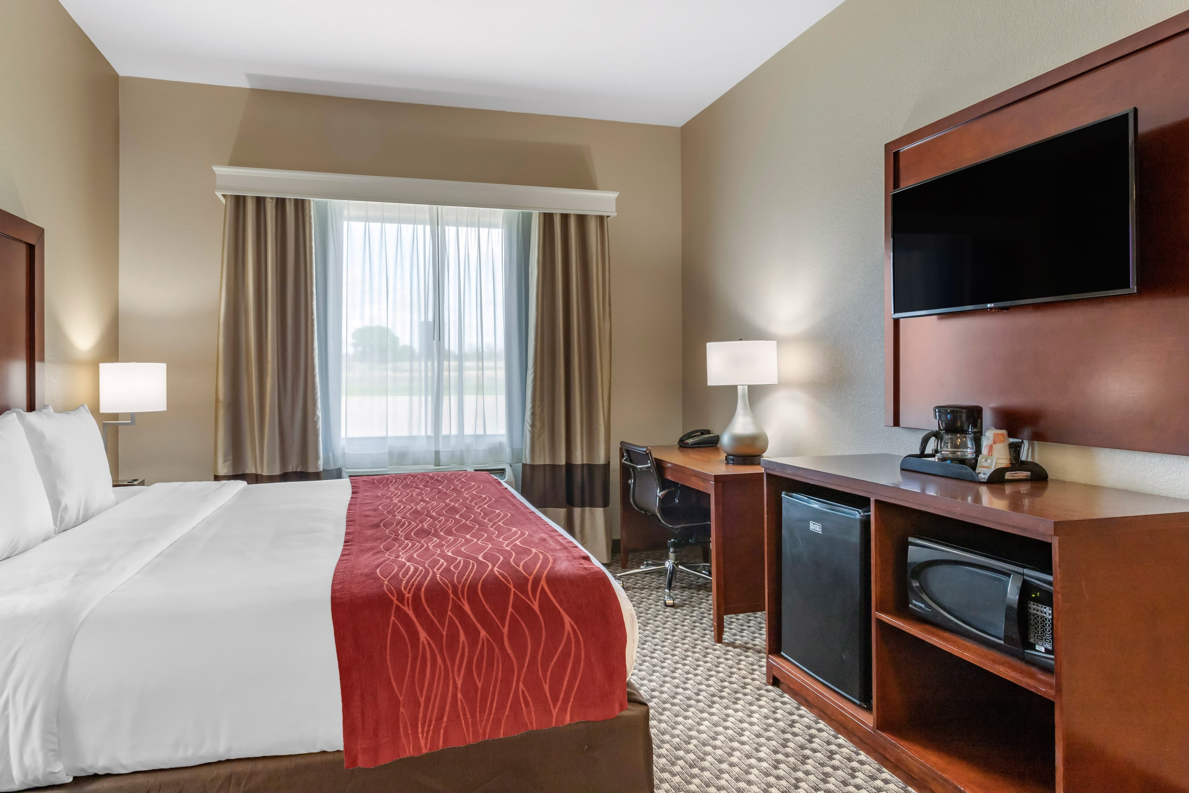 Comfort Inn & Suites Navasota — 7
