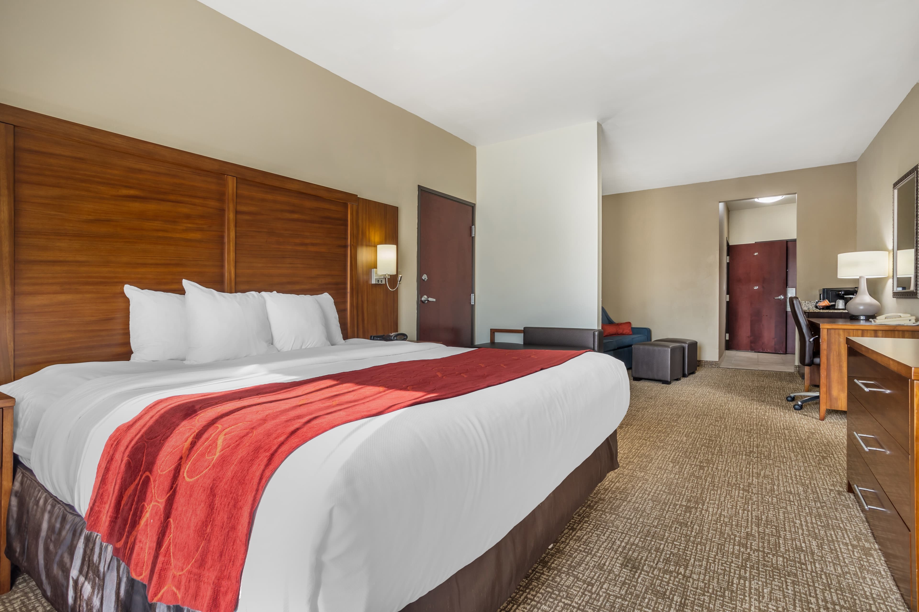 Comfort Suites Old Town Spring - Image 3