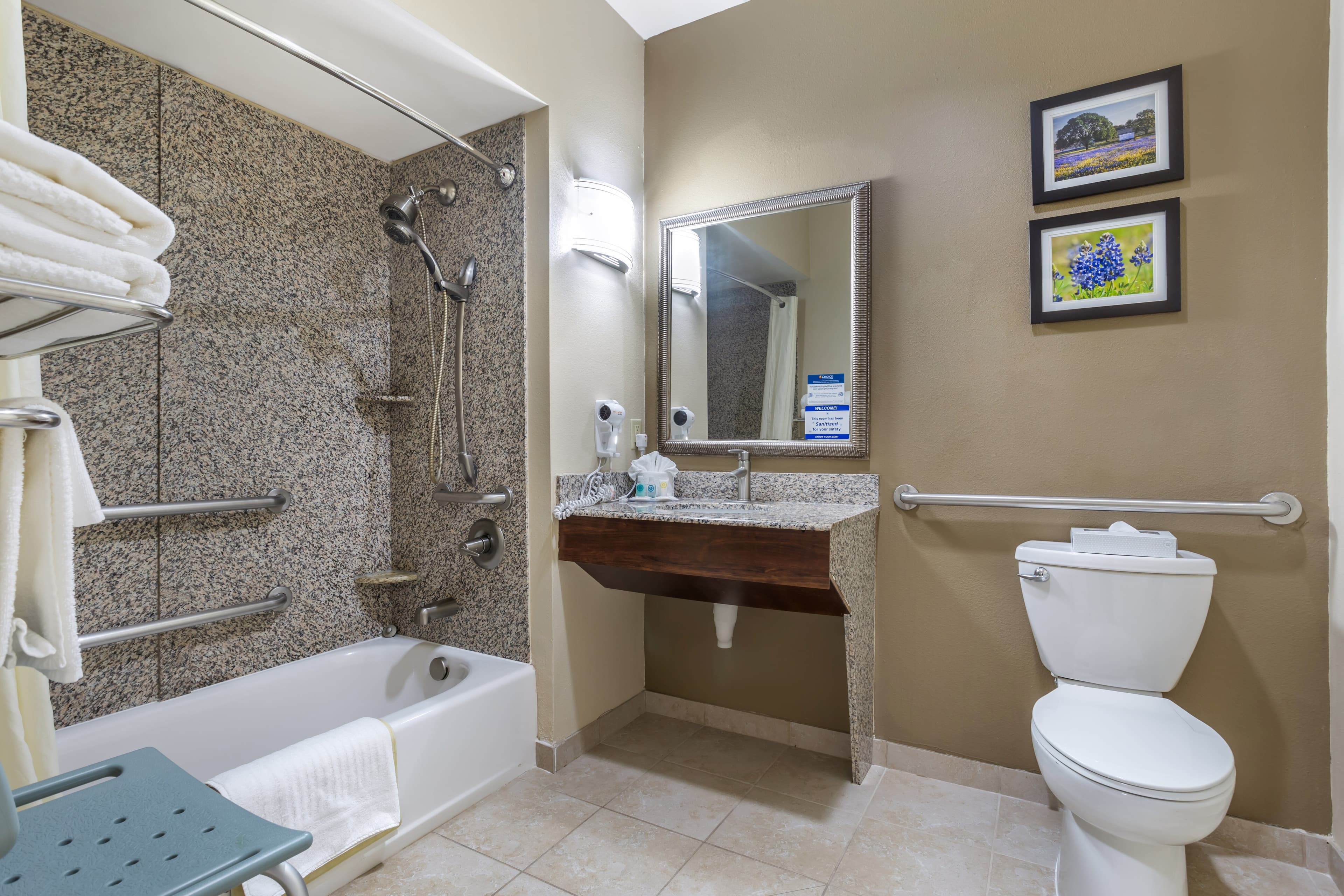 Comfort Suites Old Town Spring - Image 5