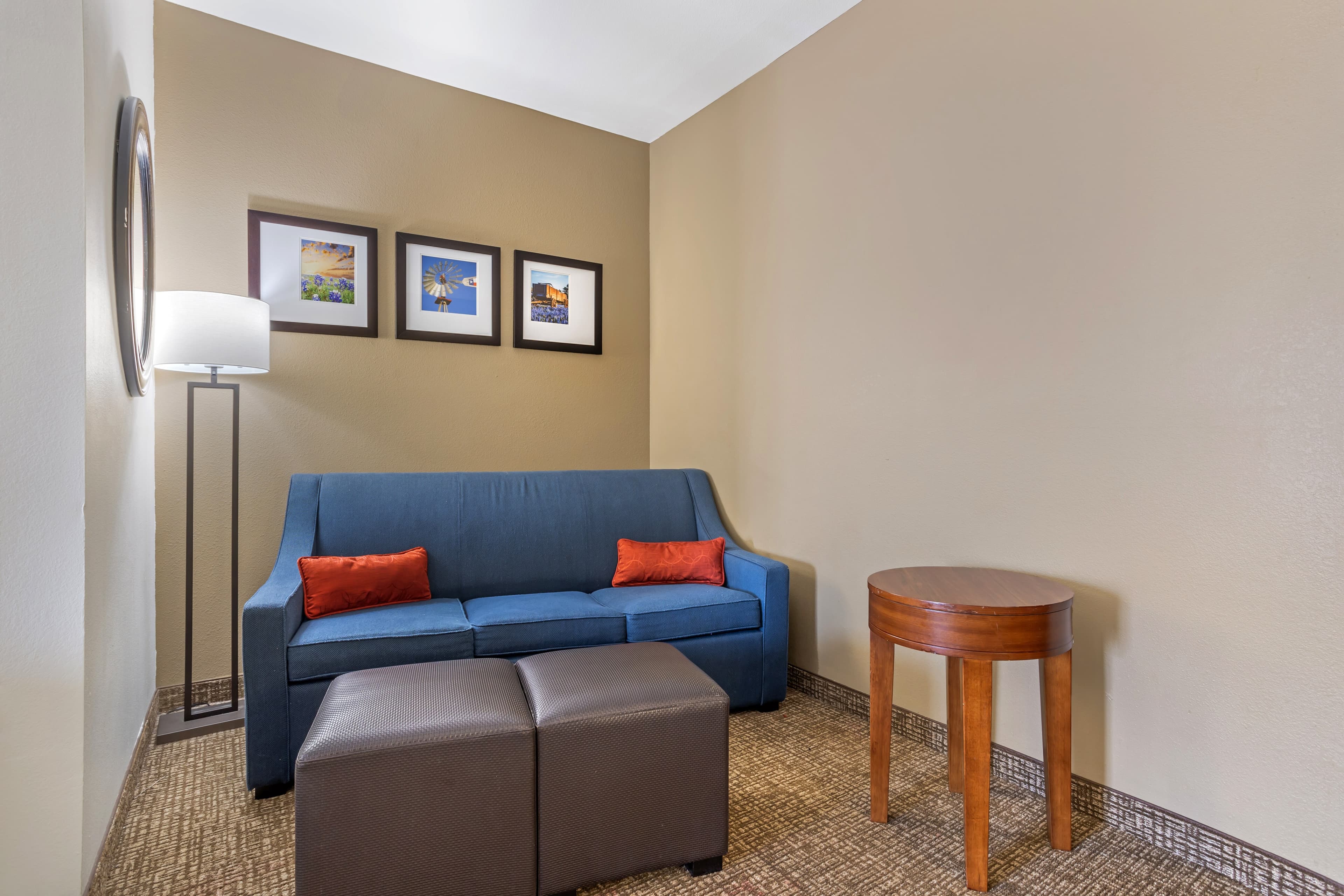 Comfort Suites Old Town Spring — 16