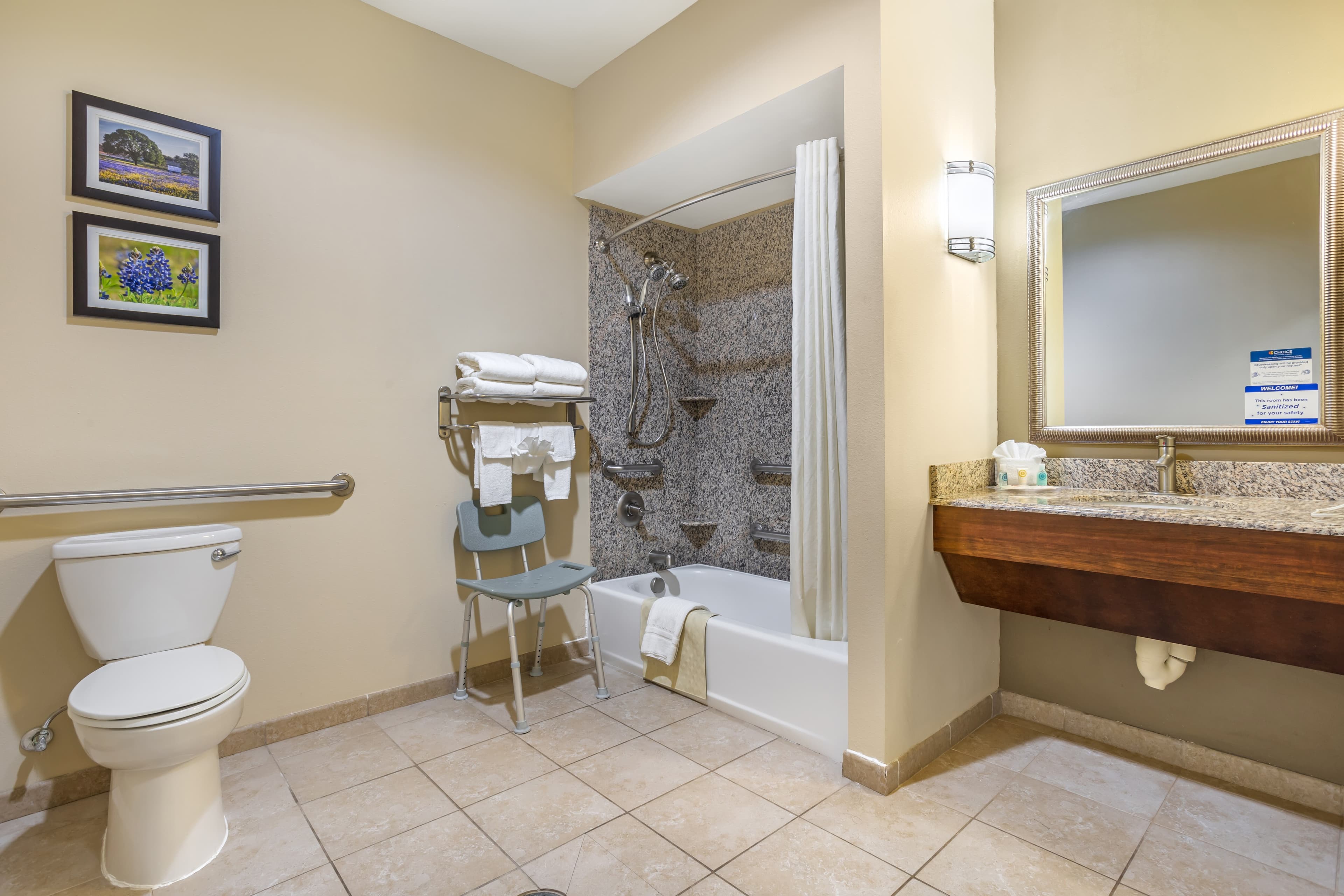 Comfort Suites Old Town Spring — 17