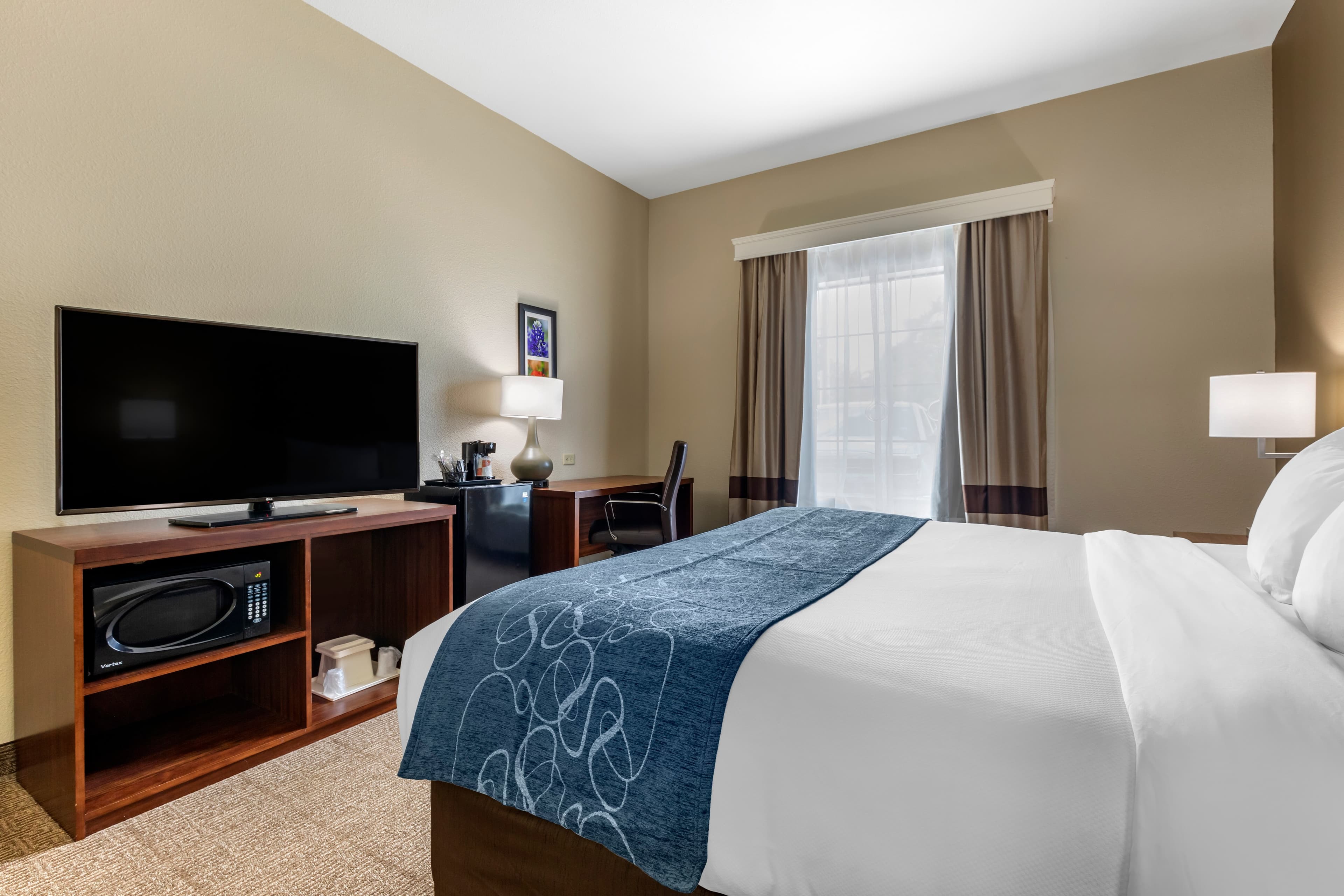 Comfort Inn & Suites Paris - Image 3