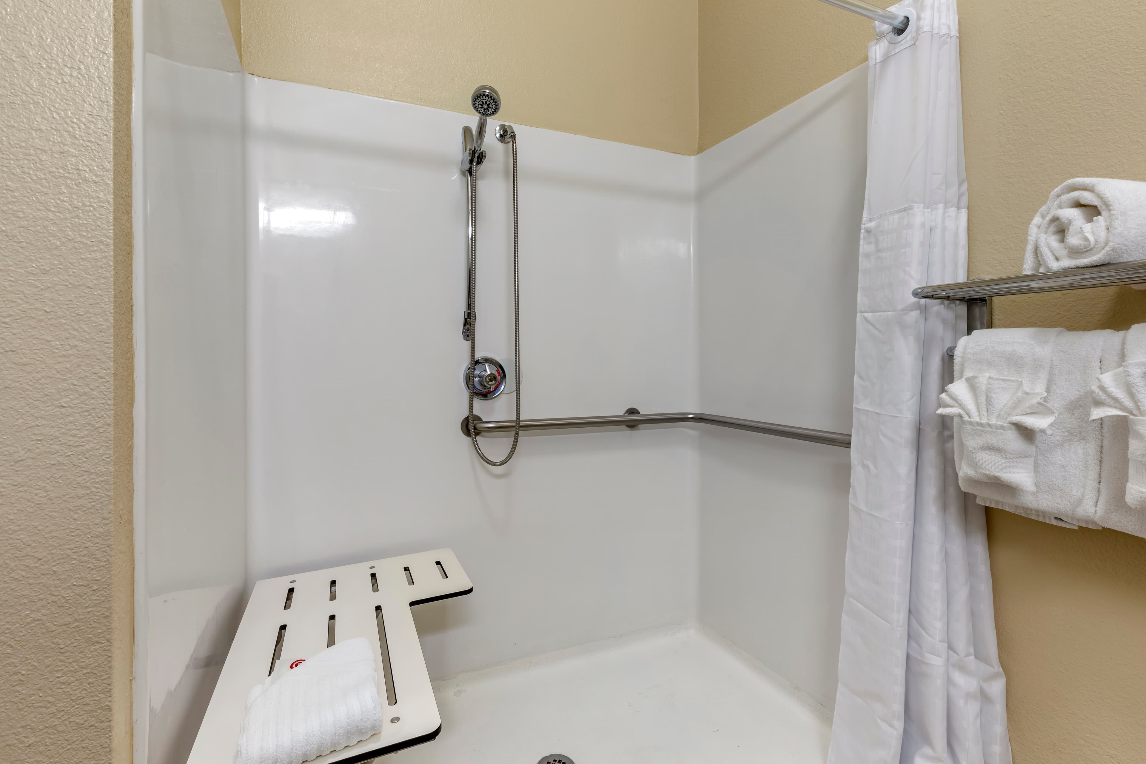 Comfort Inn & Suites Paris - Image 5