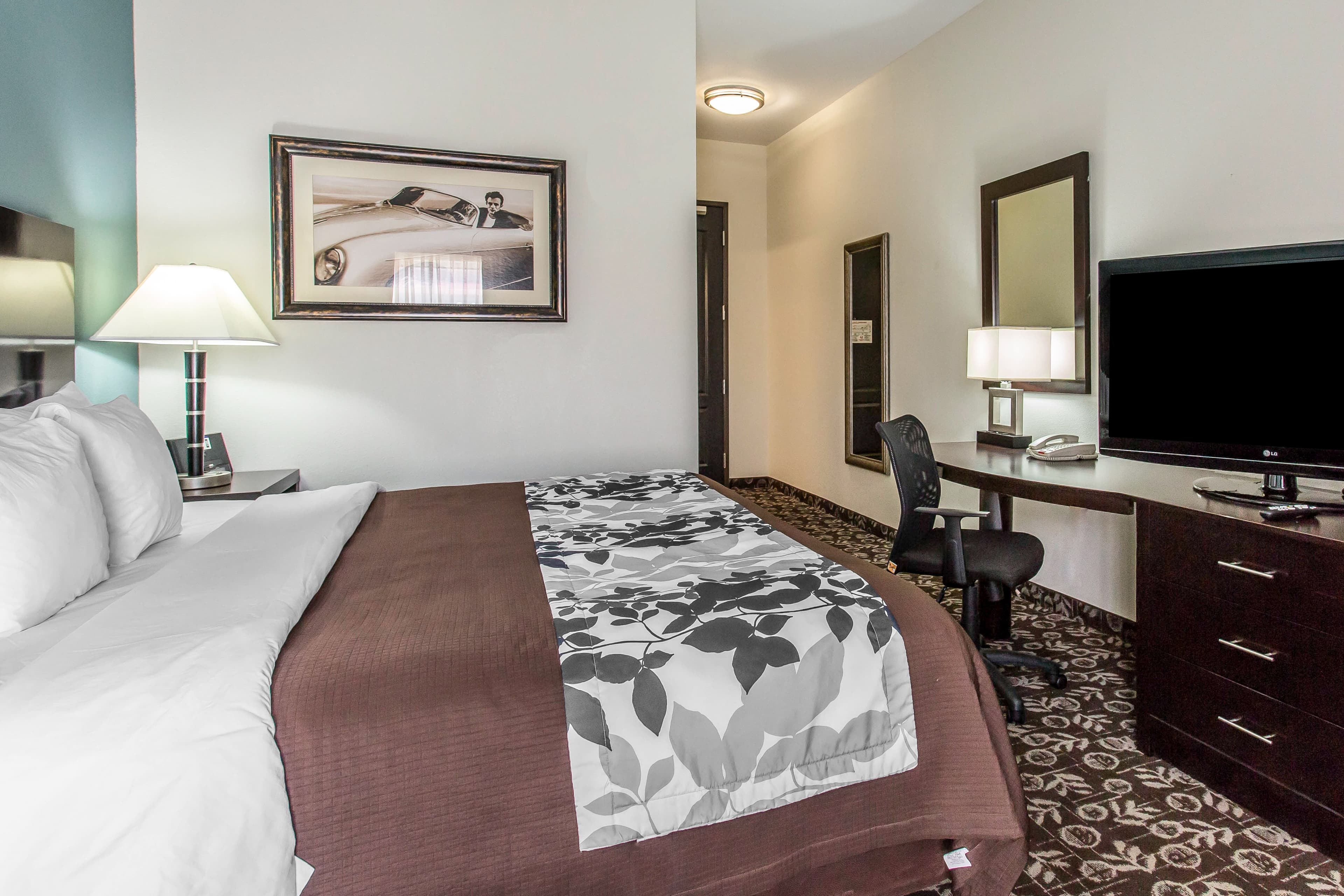 Sleep Inn & Suites West Medical Center - Image 3