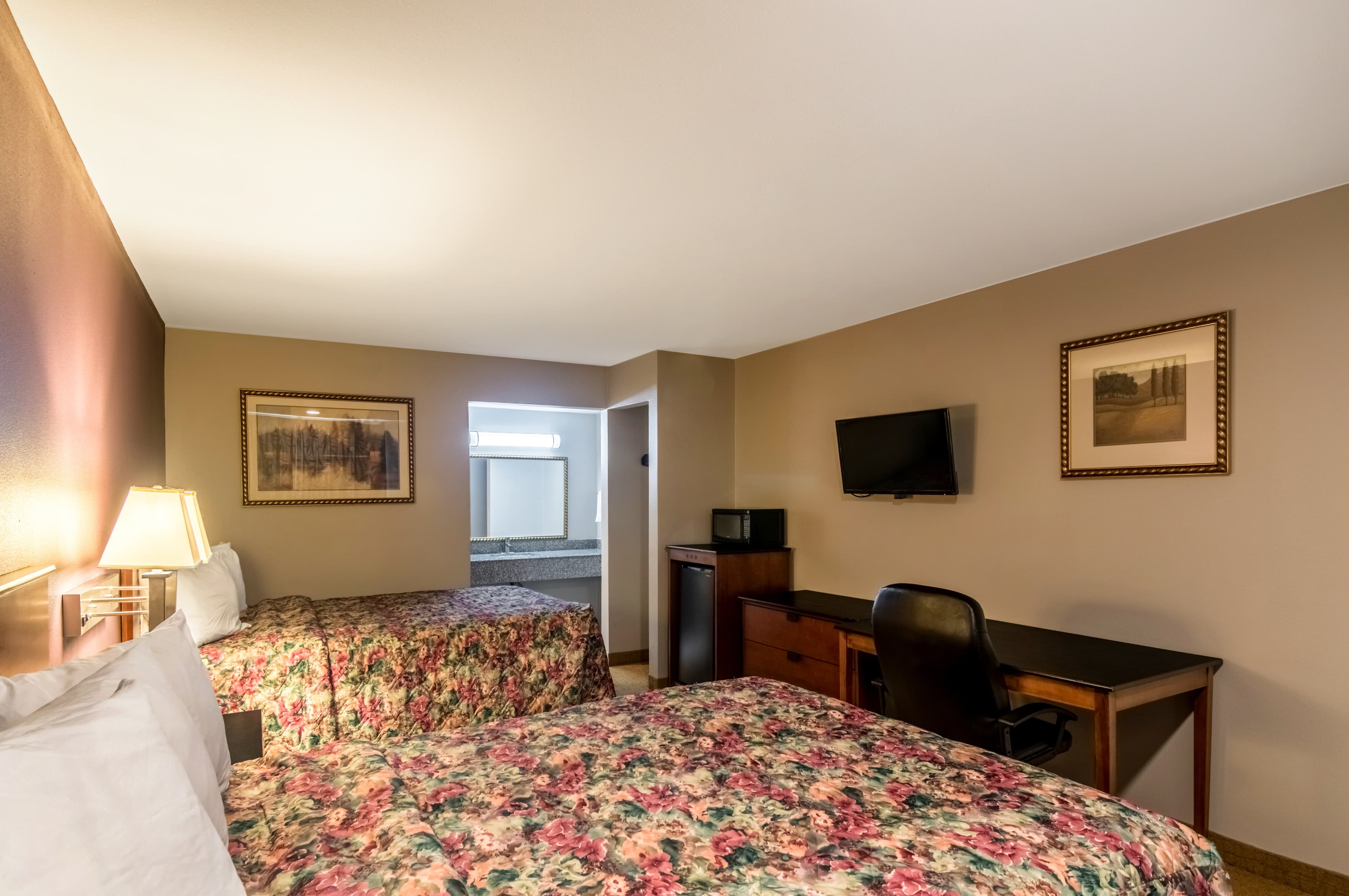 Rodeway Inn Arlington Entertainment District Area - Image 3