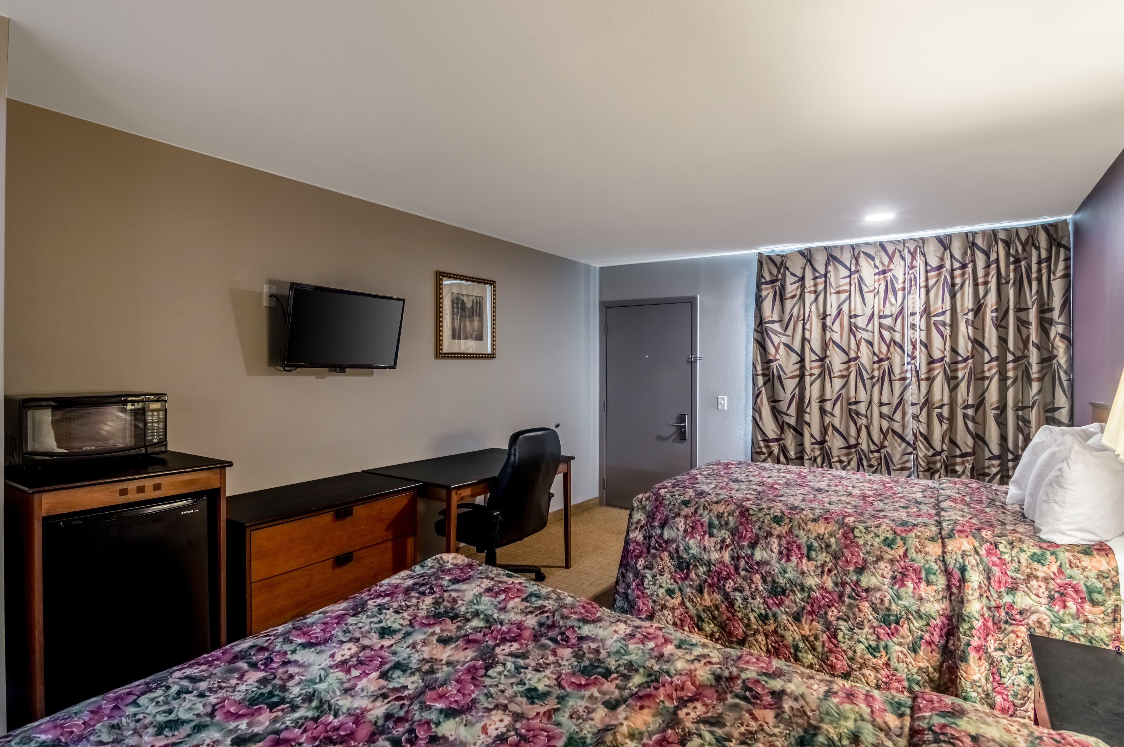 Rodeway Inn Arlington Entertainment District Area - Image 5