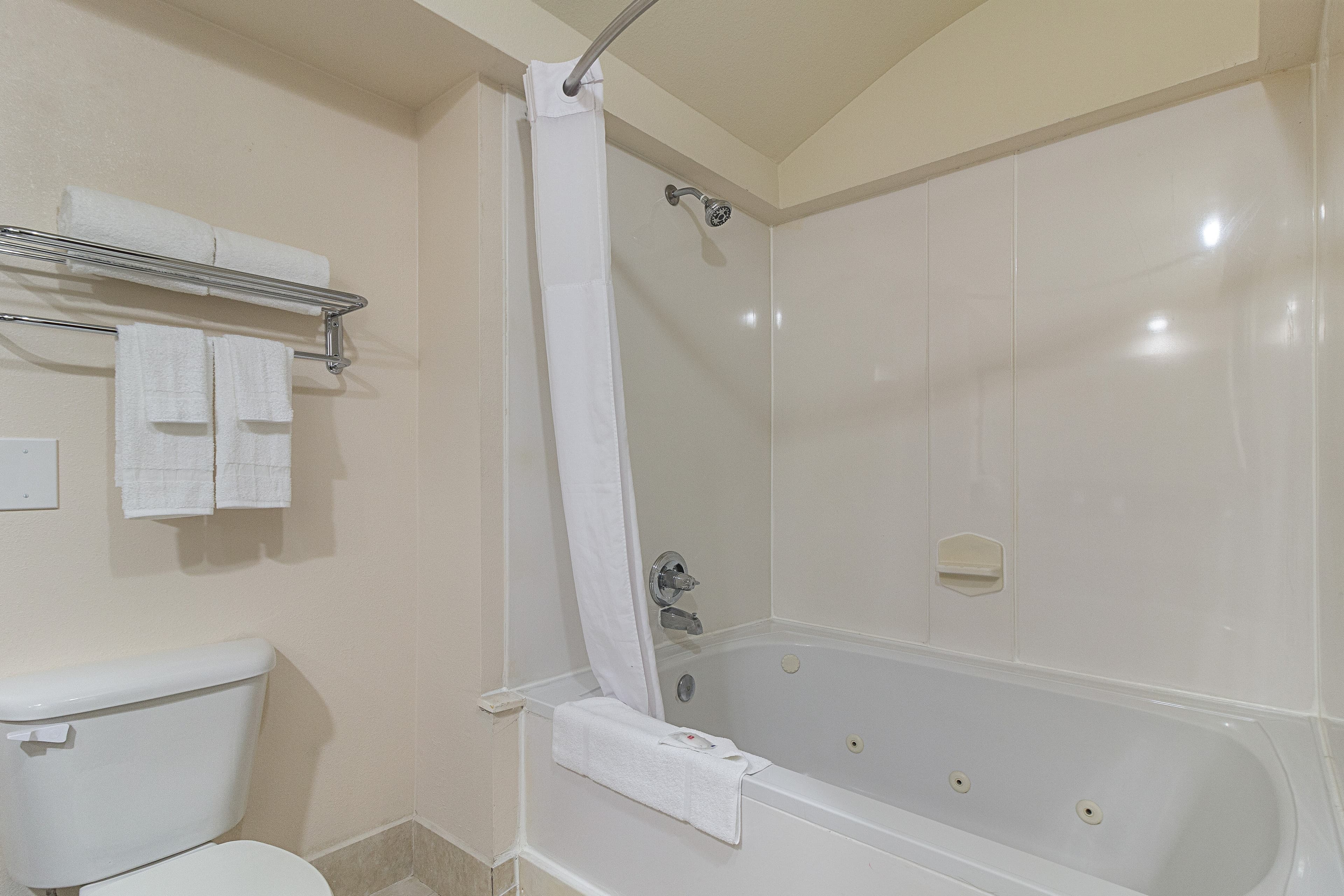 Quality Inn & Suites West Chase — 14