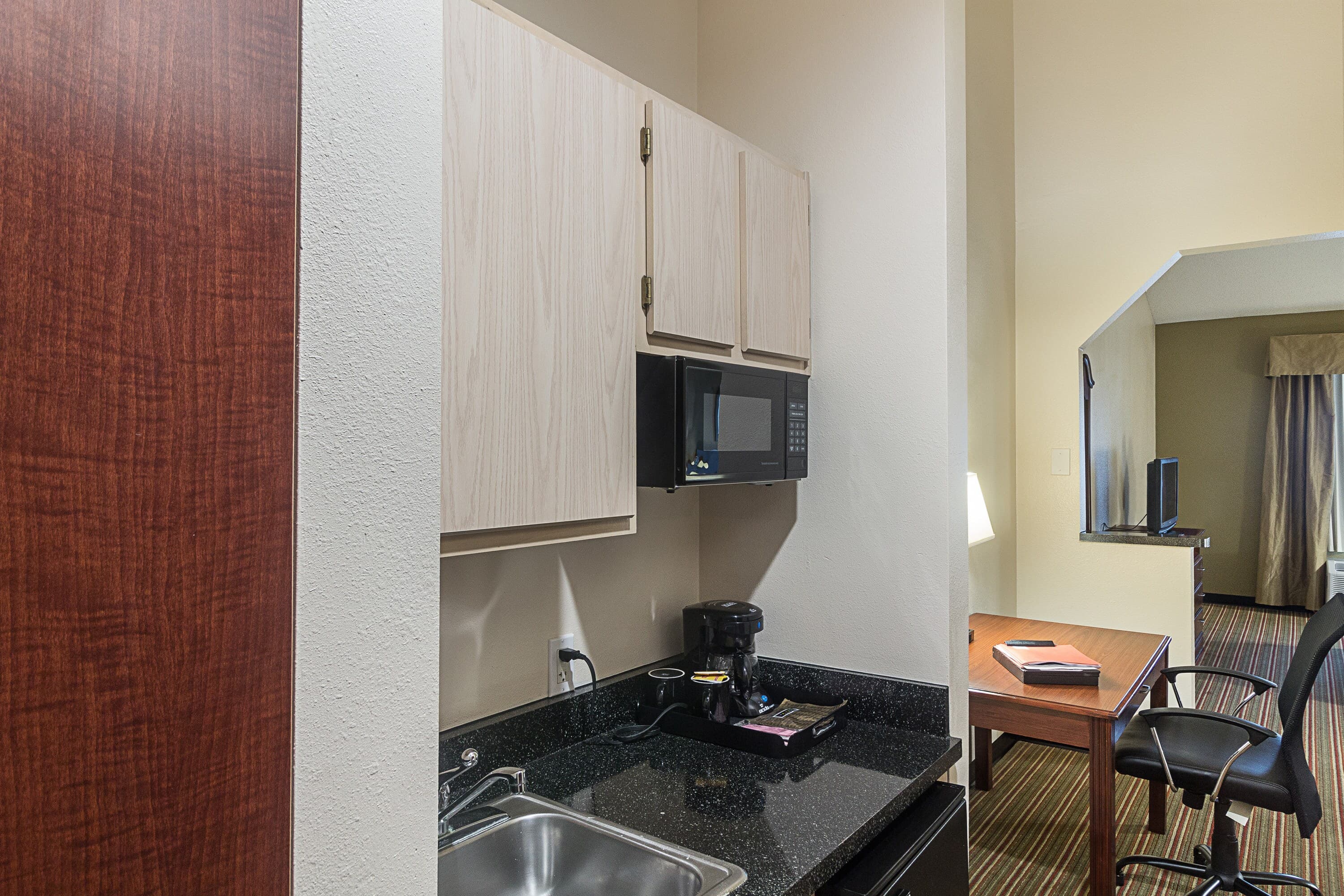 Quality Inn & Suites West Chase — 7