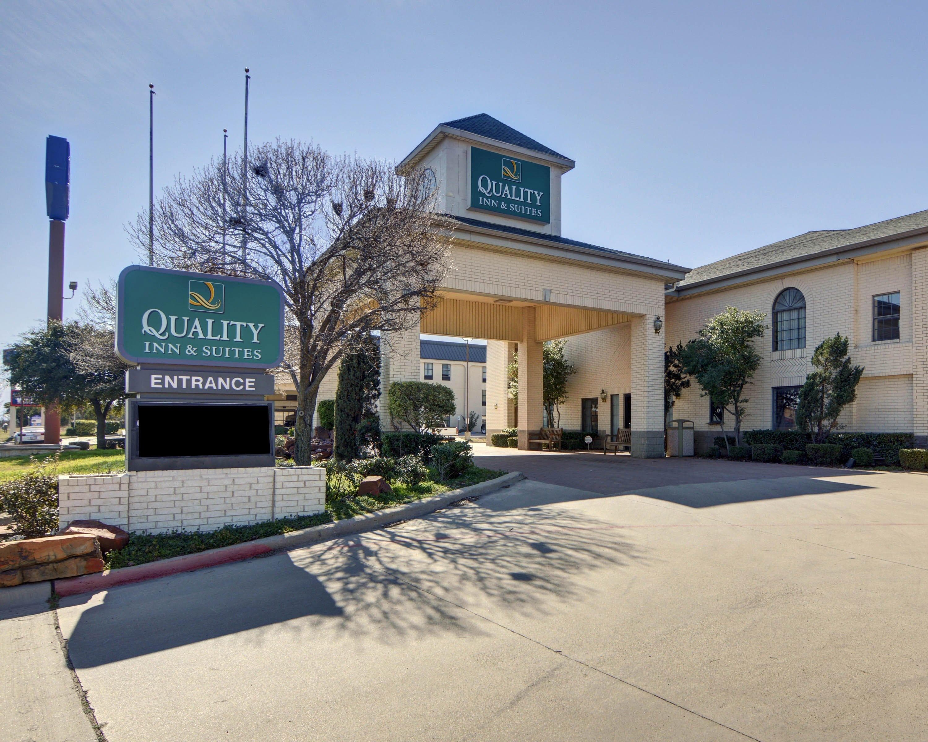 Quality Inn & Suites Weatherford - Image 1