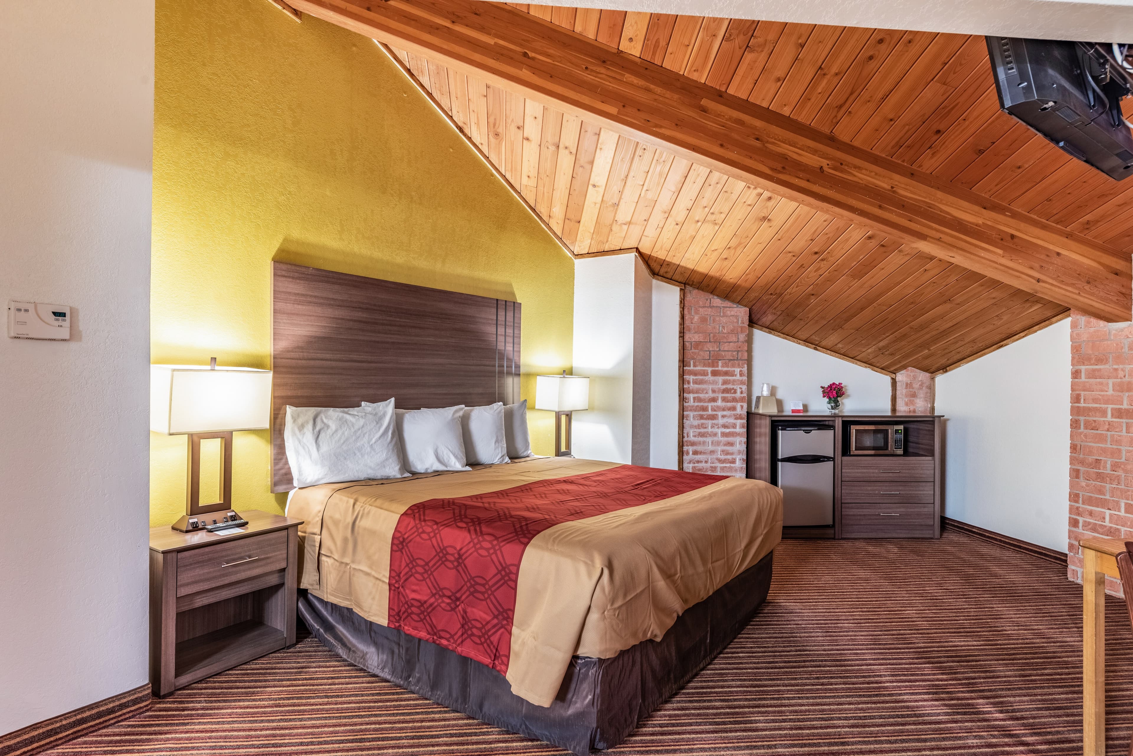 Econo Lodge Inn & Suites Mckinney - Plano North — 14