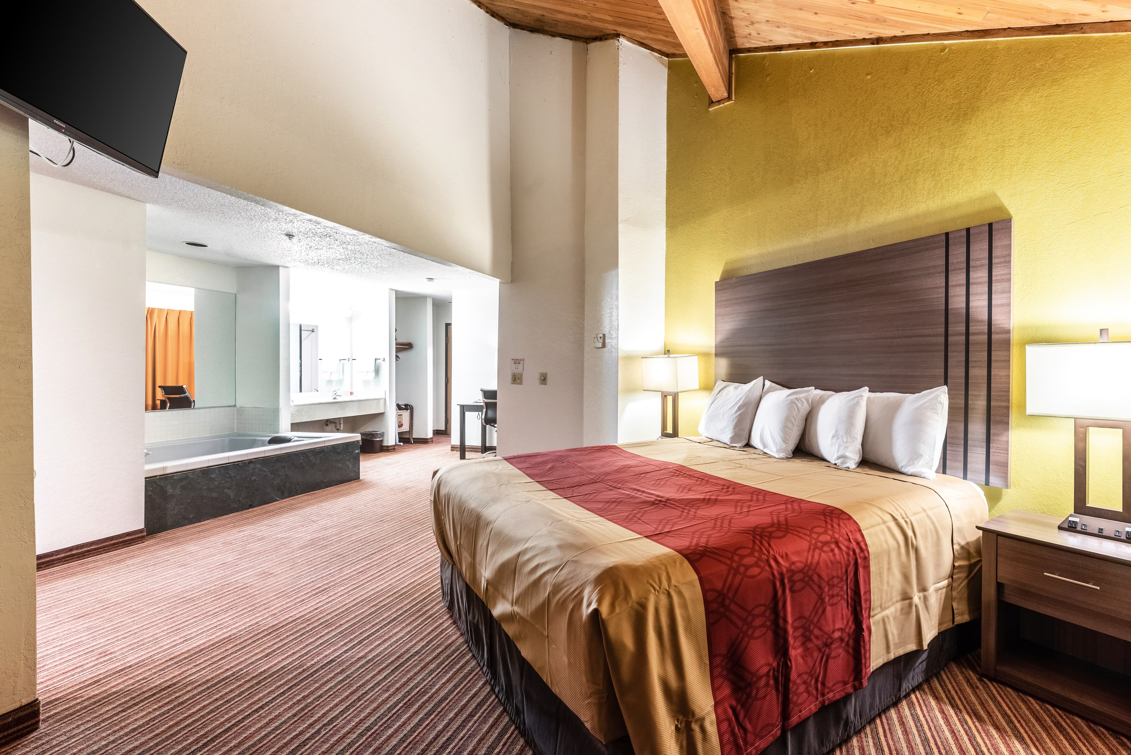 Econo Lodge Inn & Suites Mckinney - Plano North — 16