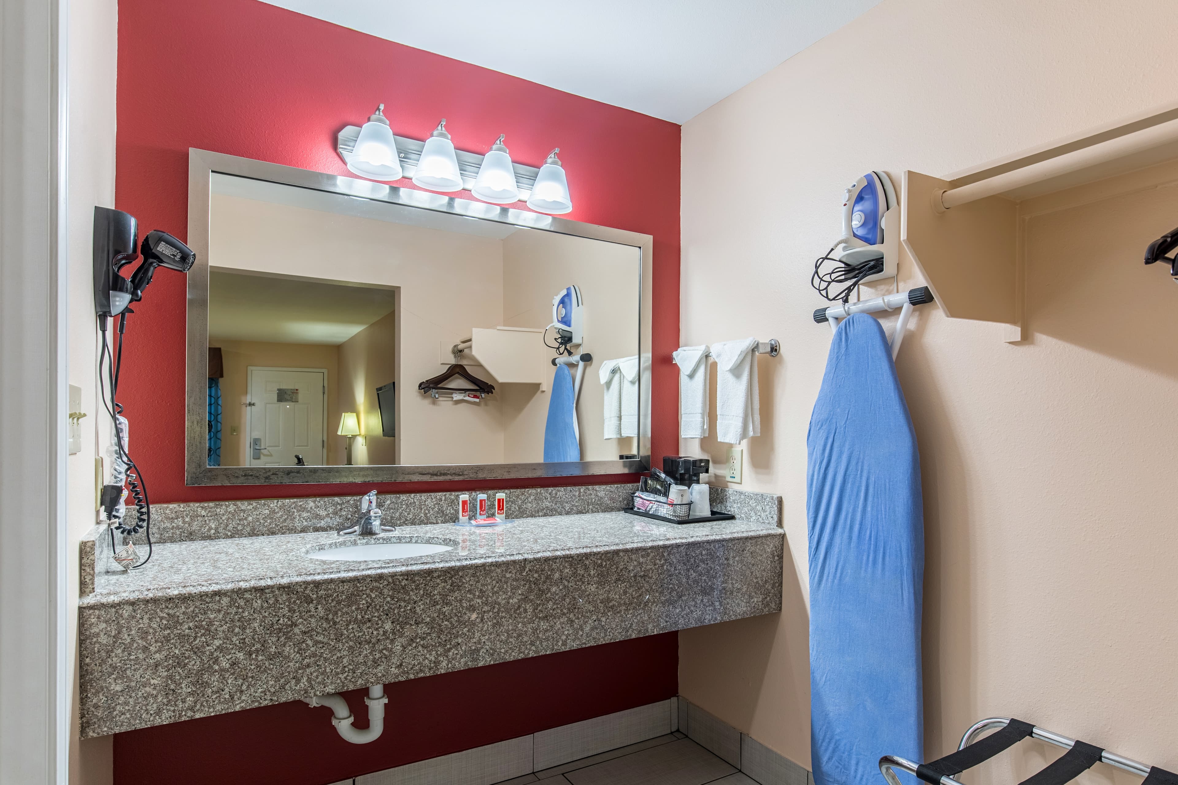 Quality Inn & Suites Bridge City/Orange — 5