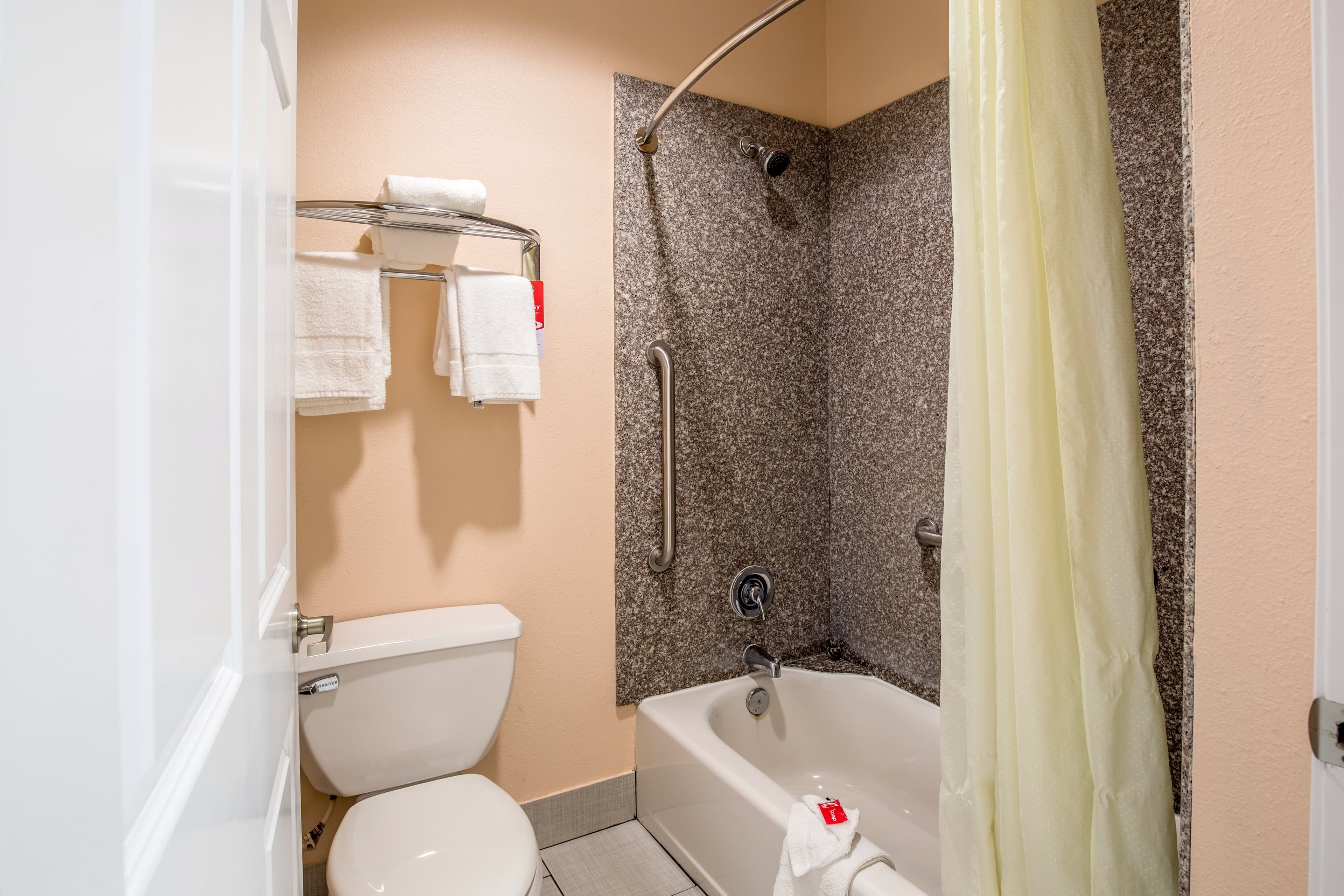 Quality Inn & Suites Bridge City/Orange — 18