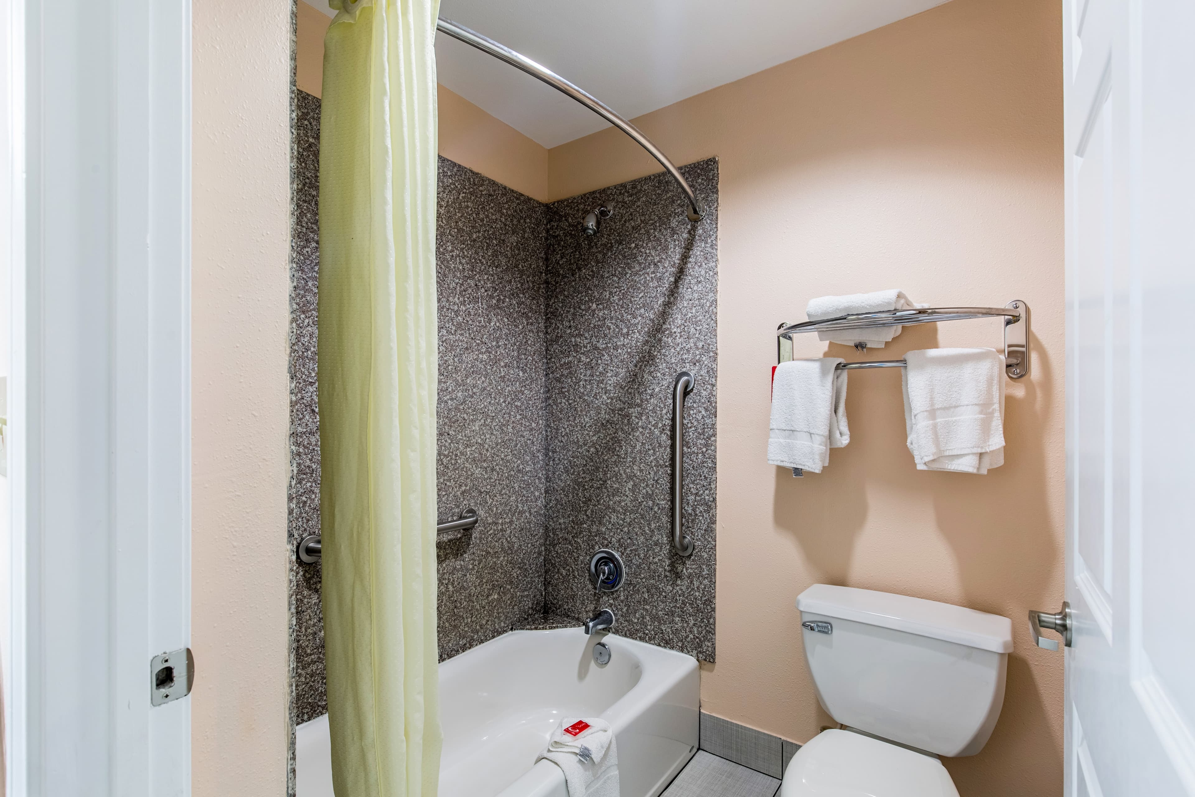 Quality Inn & Suites Bridge City/Orange — 23