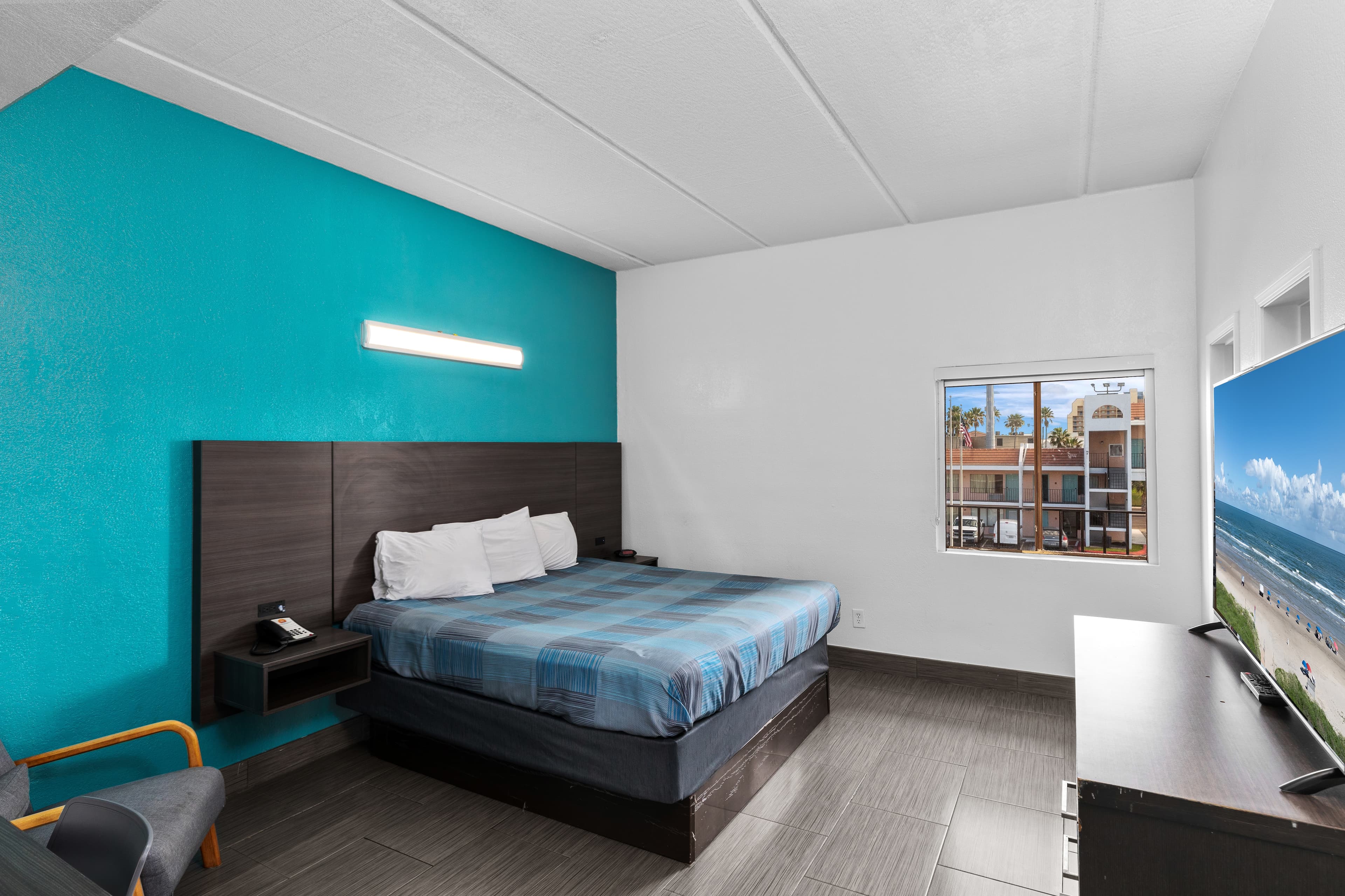 WindWater Hotel and Marina - Image 3
