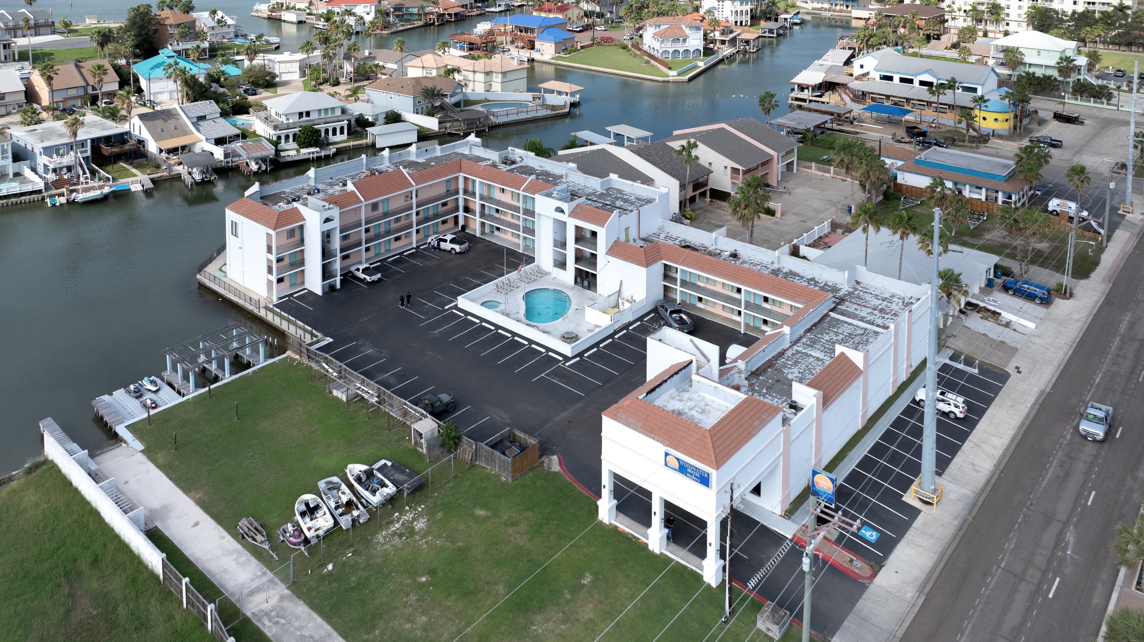 WindWater Hotel and Marina - Image 1