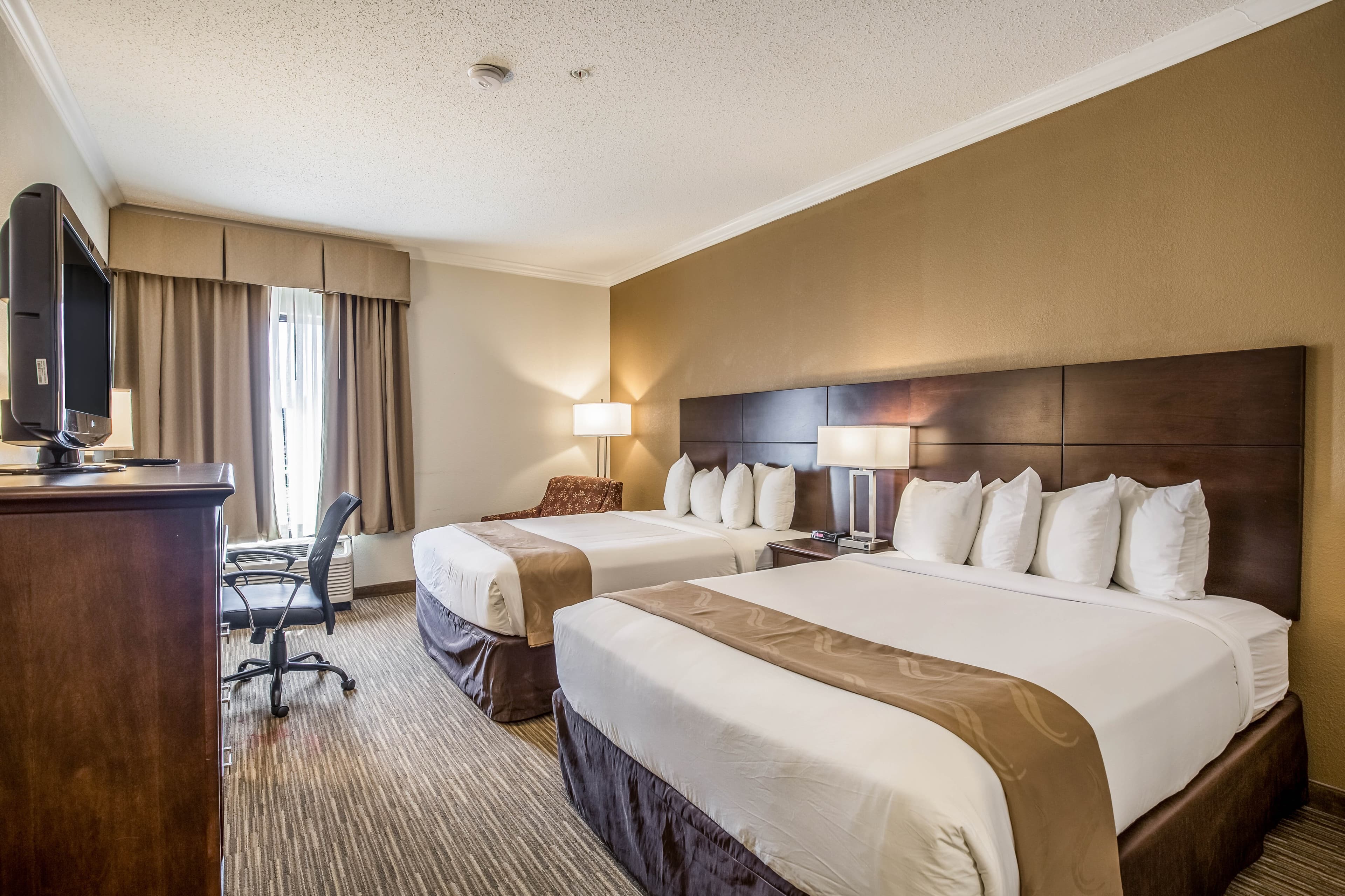 Quality Inn & Suites Seabrook- NASA- Kemah — 12