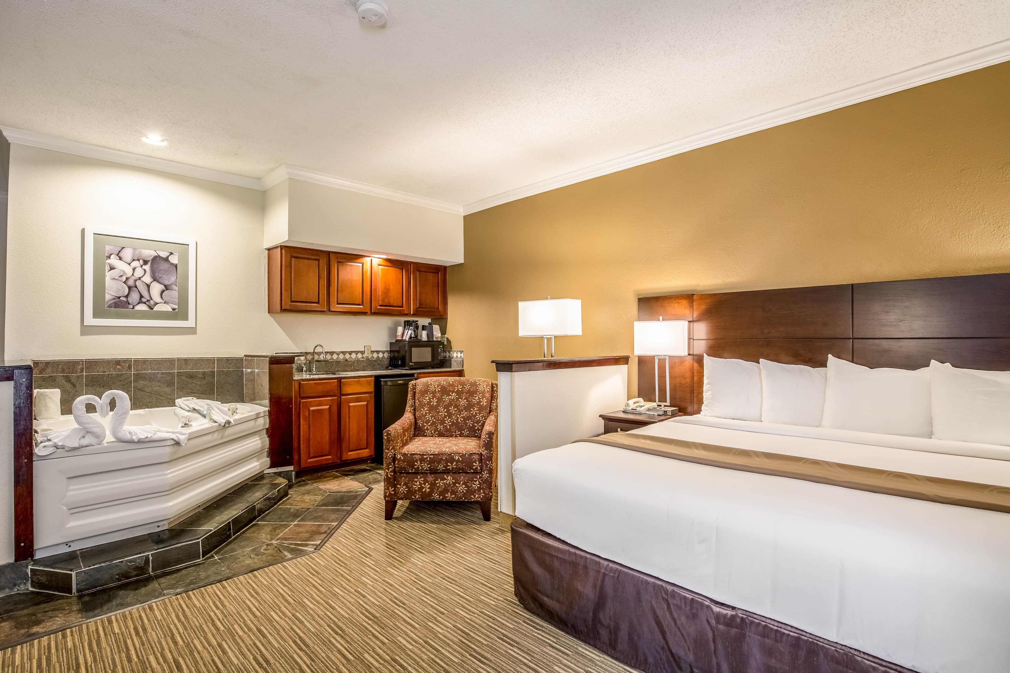 Quality Inn & Suites Seabrook- NASA- Kemah — 16