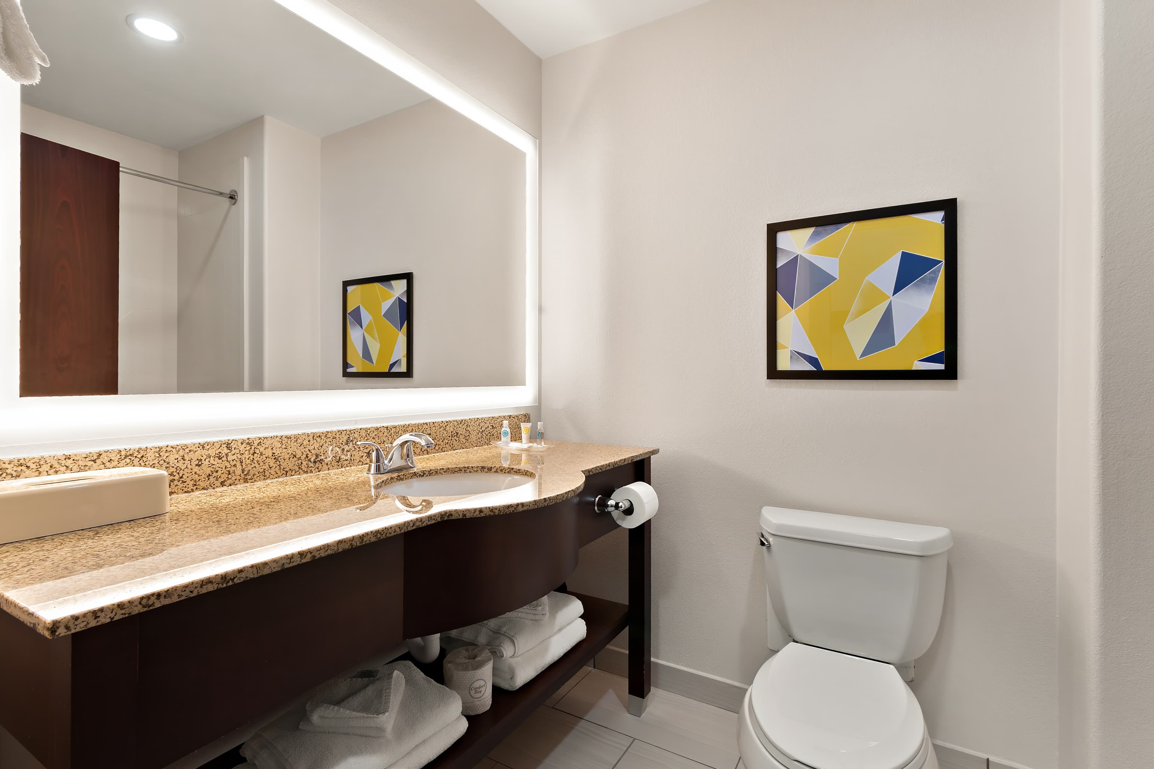 Comfort Suites Bastrop — 13