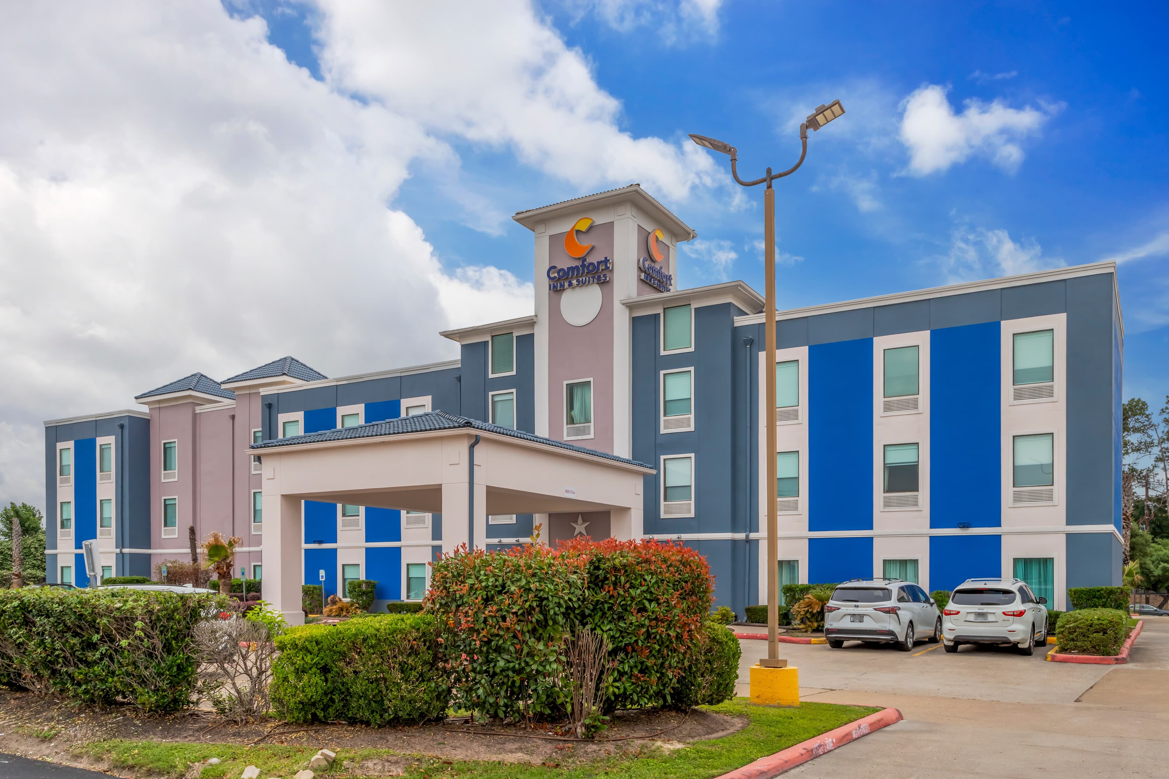 Comfort Inn & Suites Houston FM1960 - Champions - Image 1