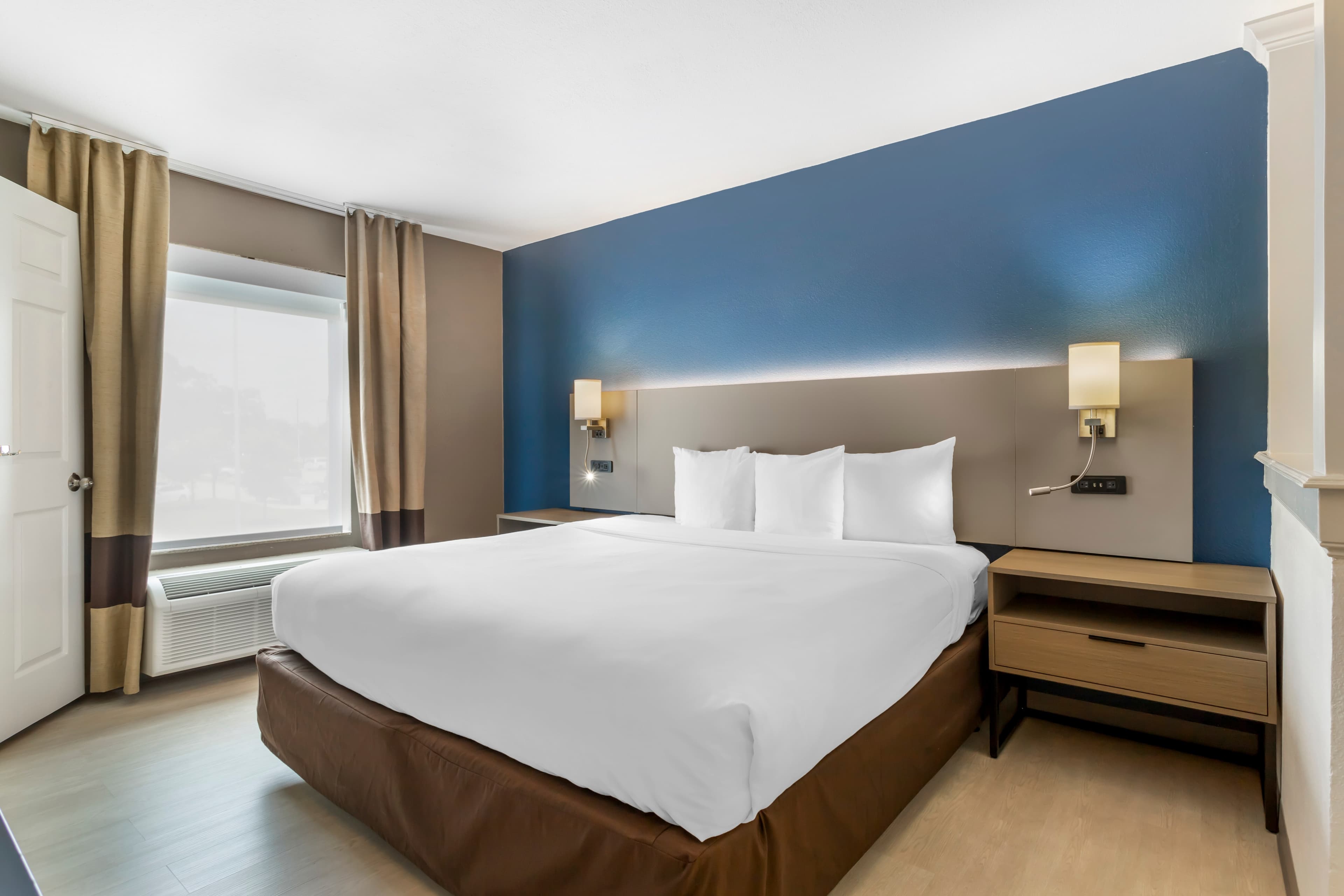Comfort Inn & Suites Houston FM1960 - Champions — 6