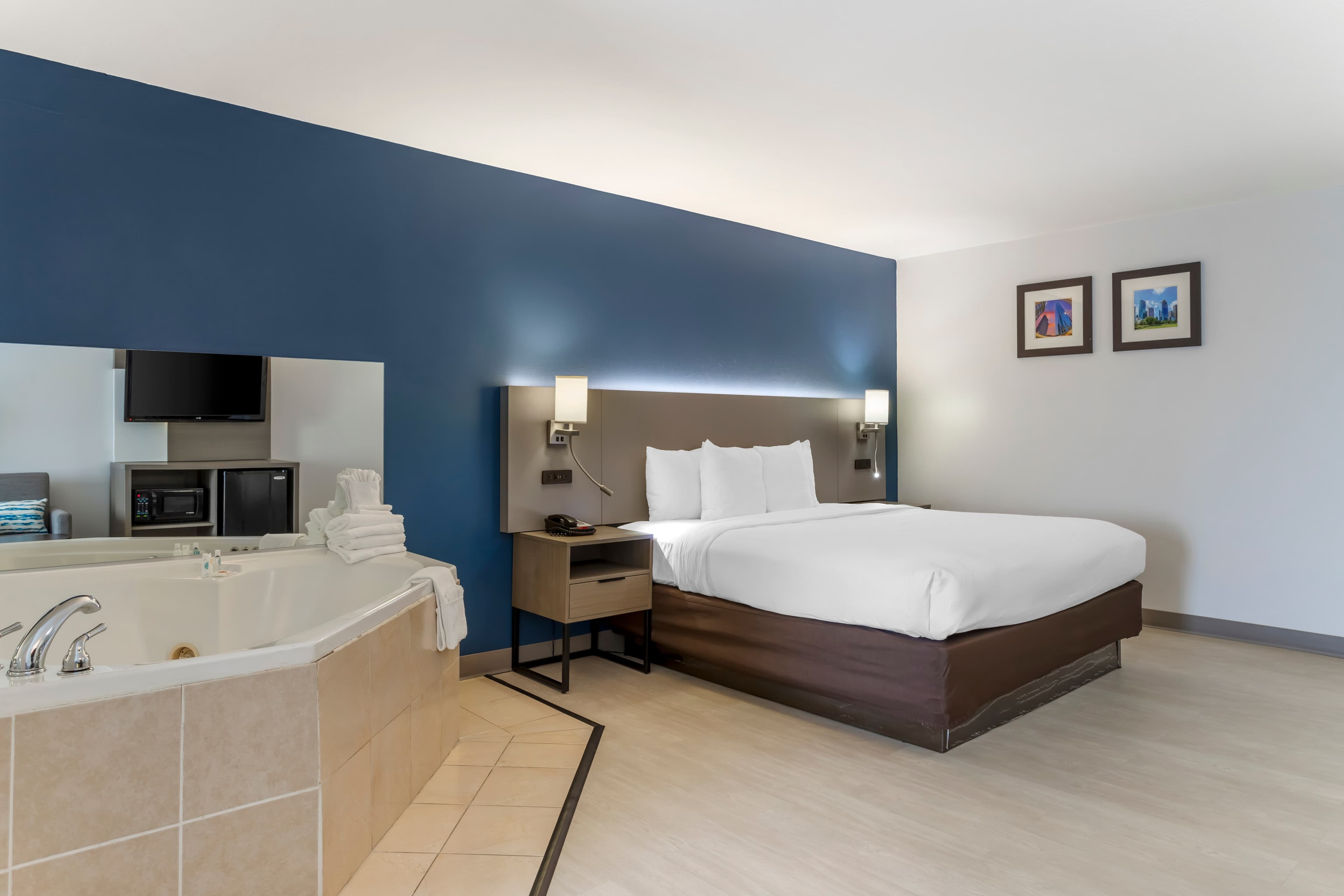 Comfort Inn & Suites Houston FM1960 - Champions — 11