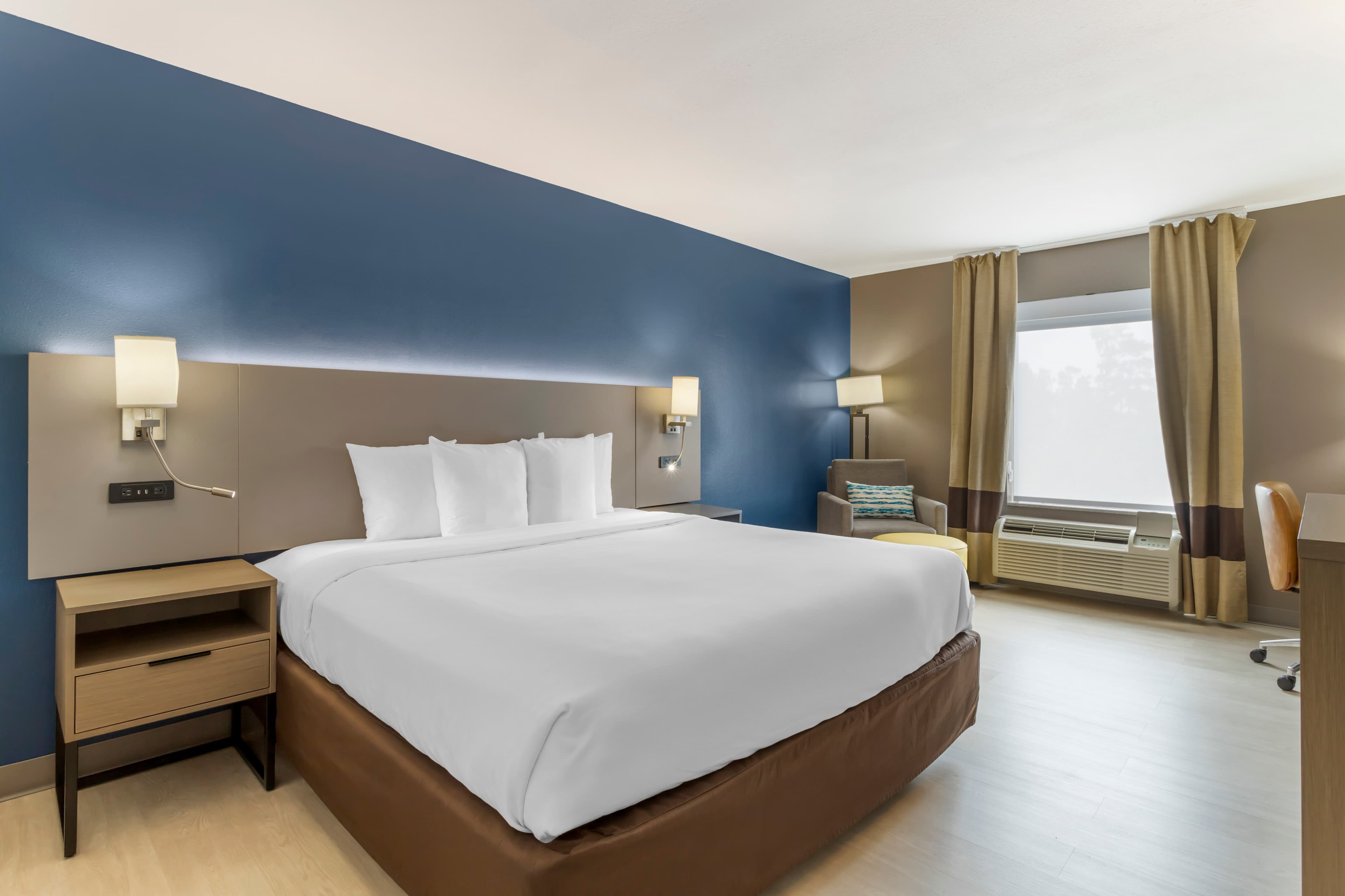 Comfort Inn & Suites Houston FM1960 - Champions — 14