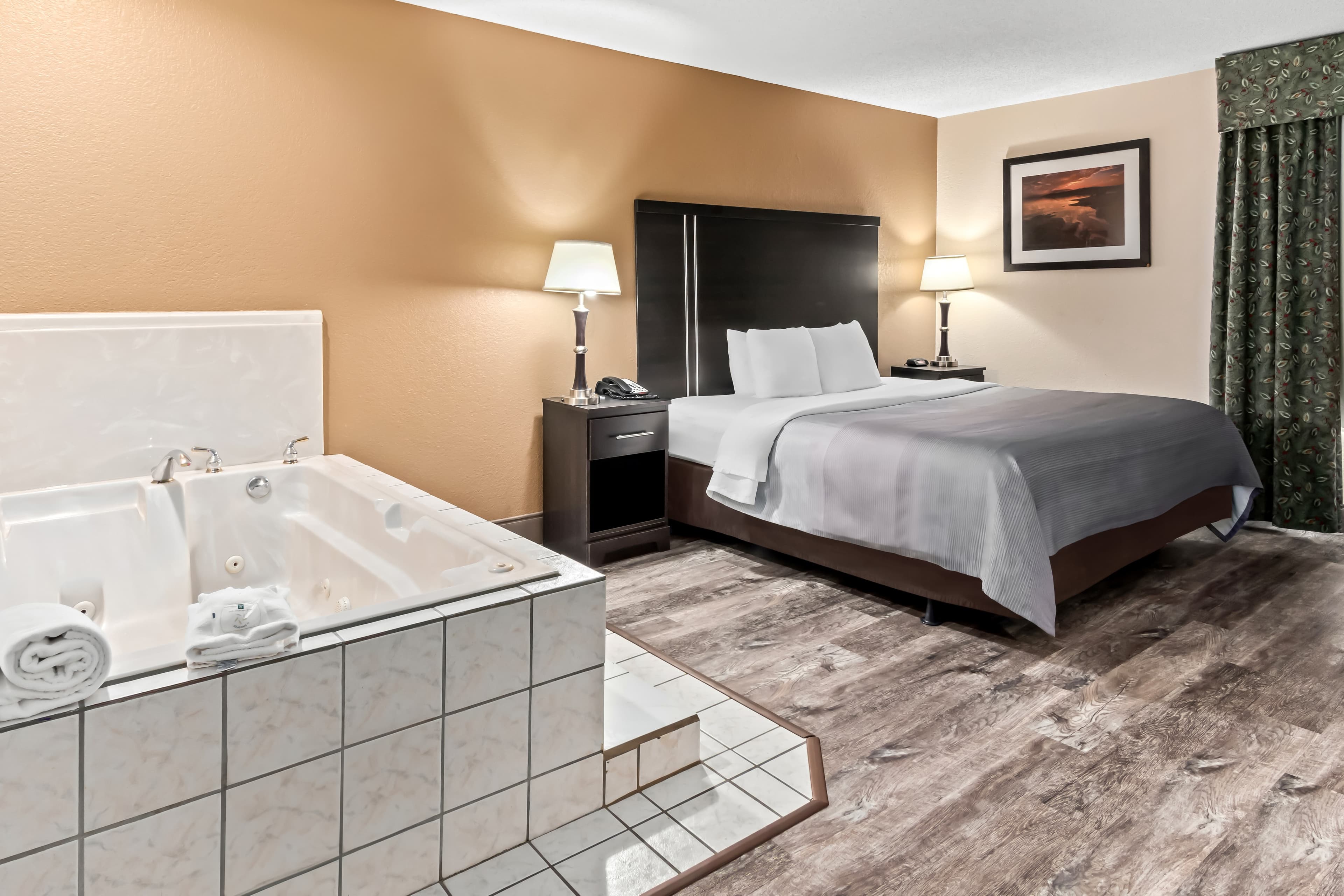 Quality Inn & Suites - Granbury — 6