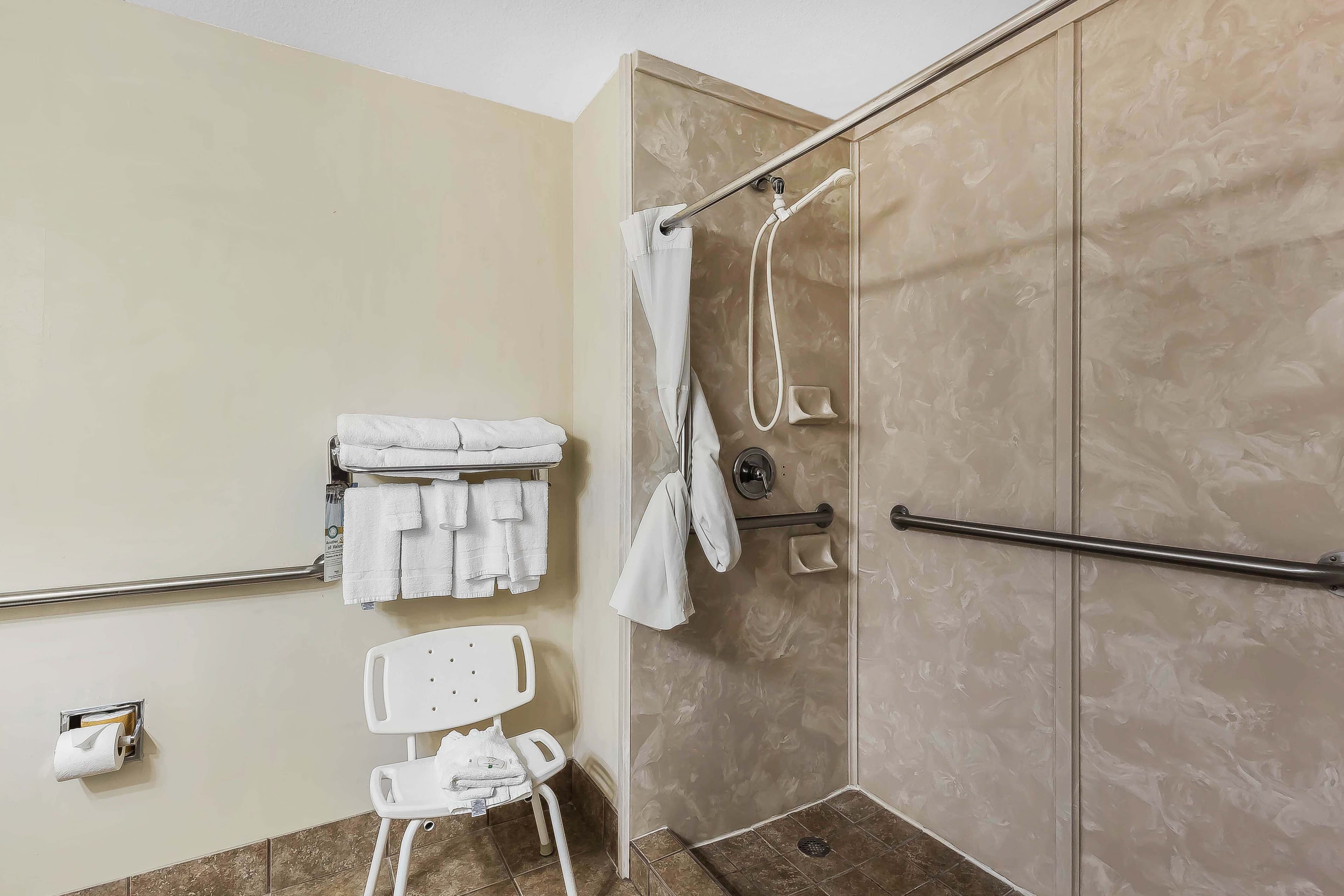 Quality Inn & Suites - Granbury - Image 5