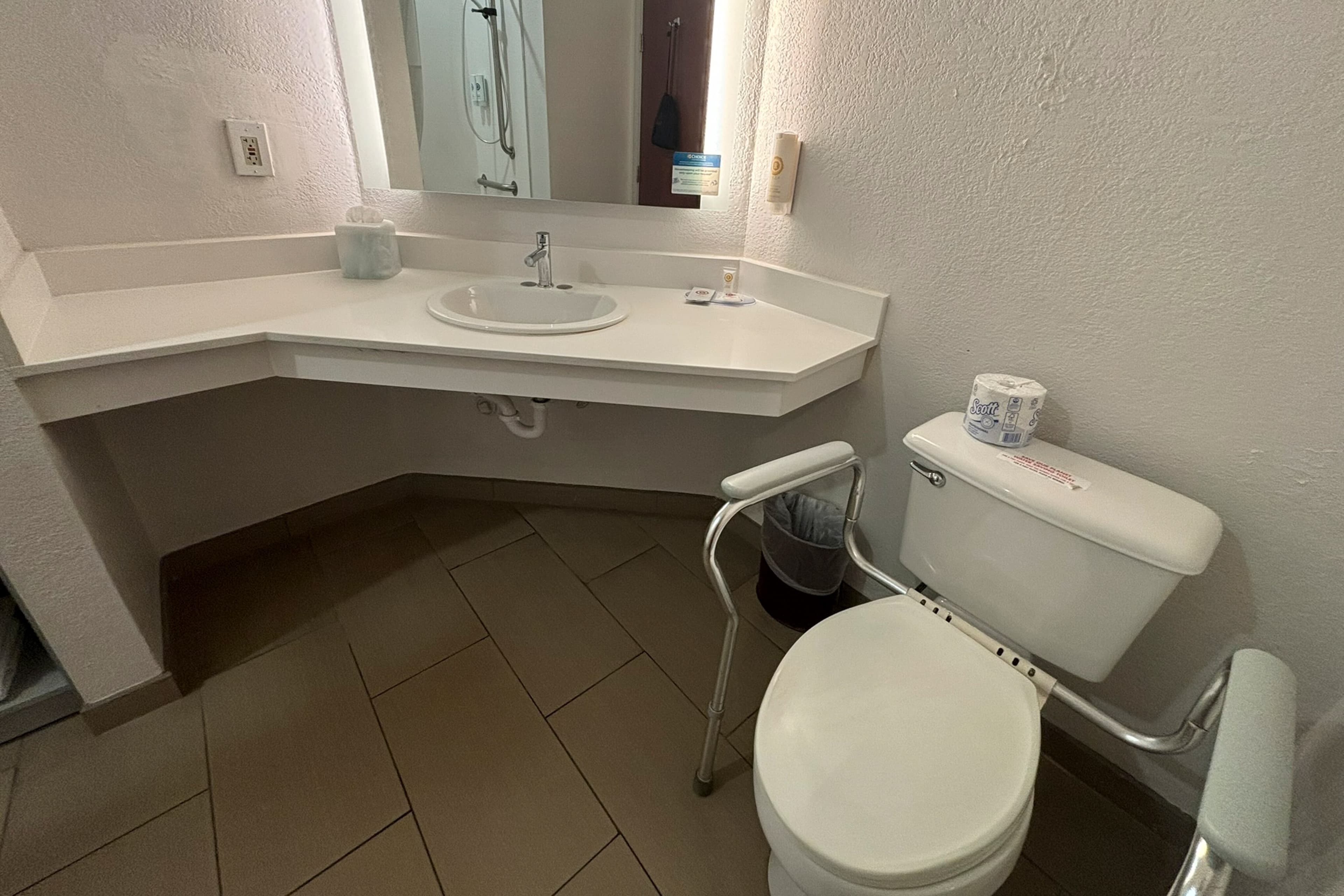 Comfort Inn & Suites Burnet - Image 3