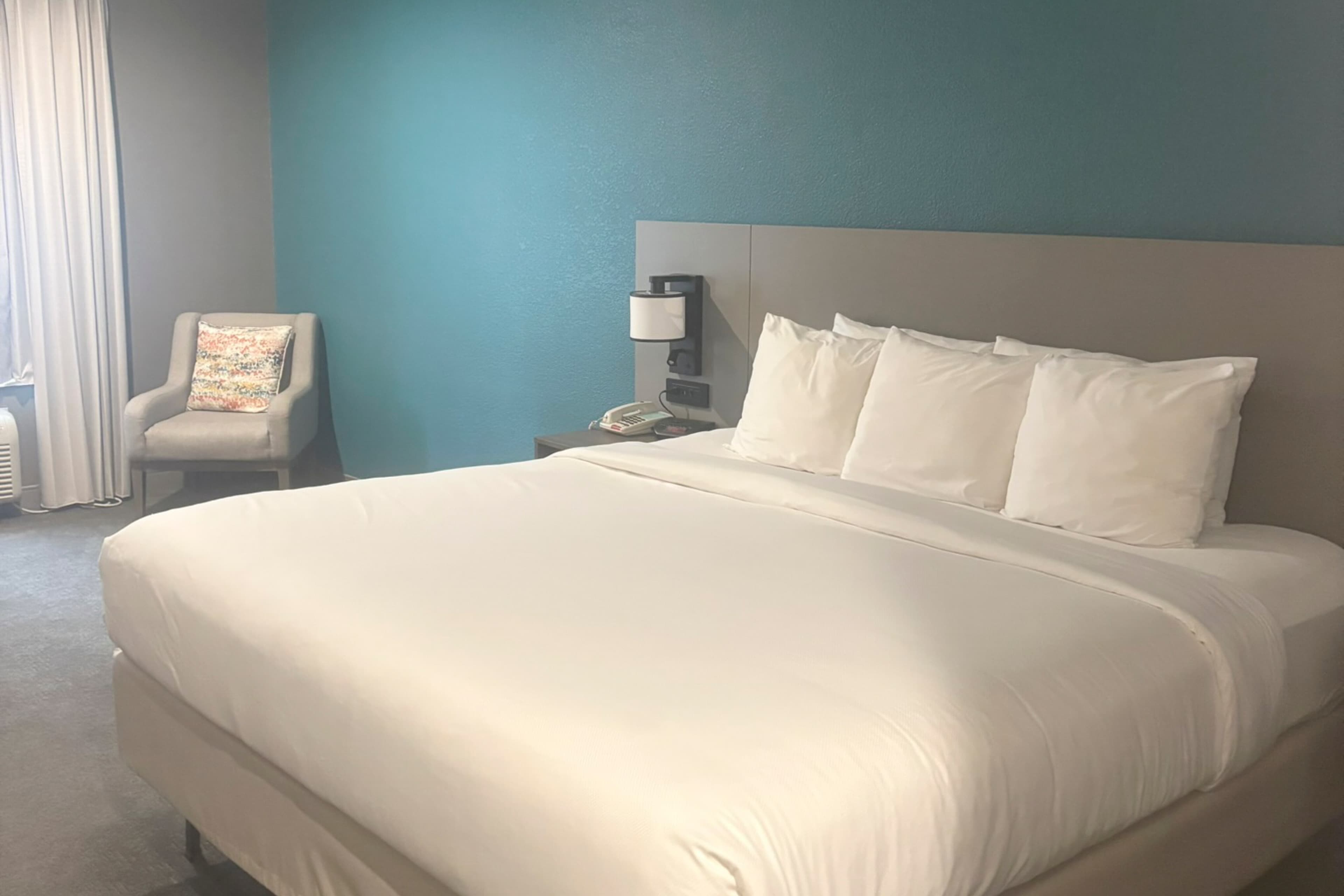 Comfort Inn & Suites Burnet - Image 5