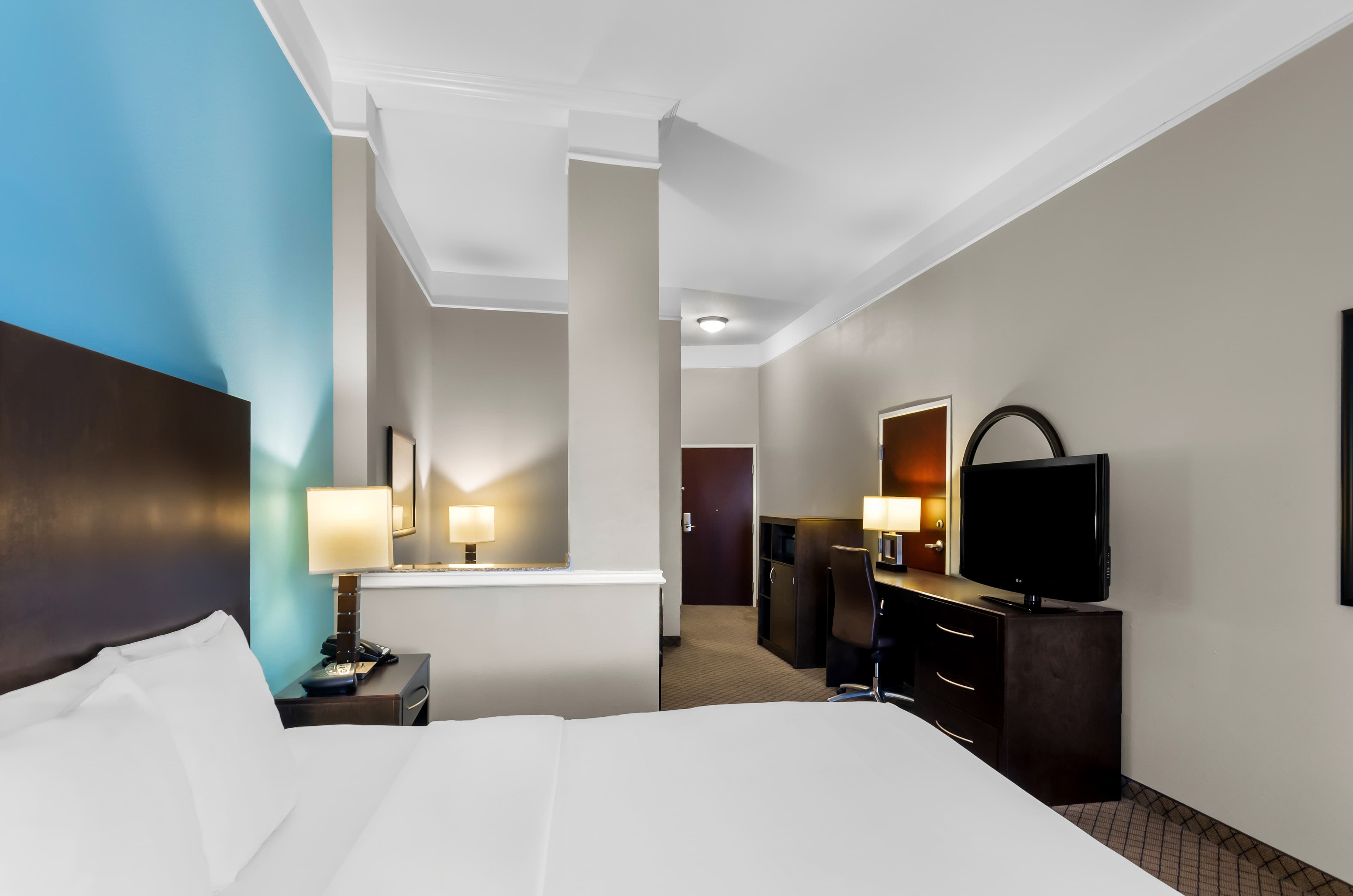 Comfort Suites at Katy Mills - Image 3